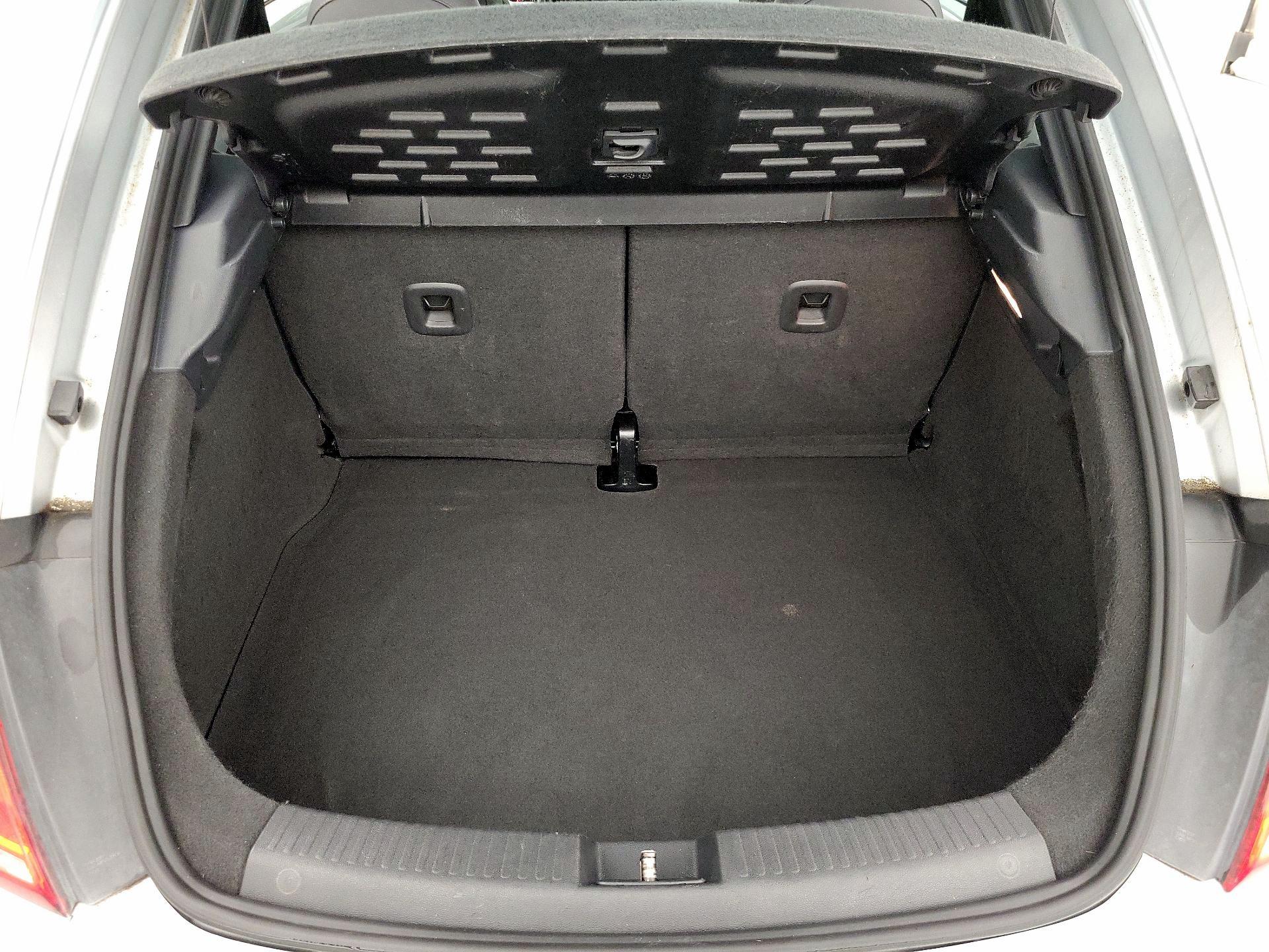 Thumbnail: 2016 Volkswagen Beetle - 20