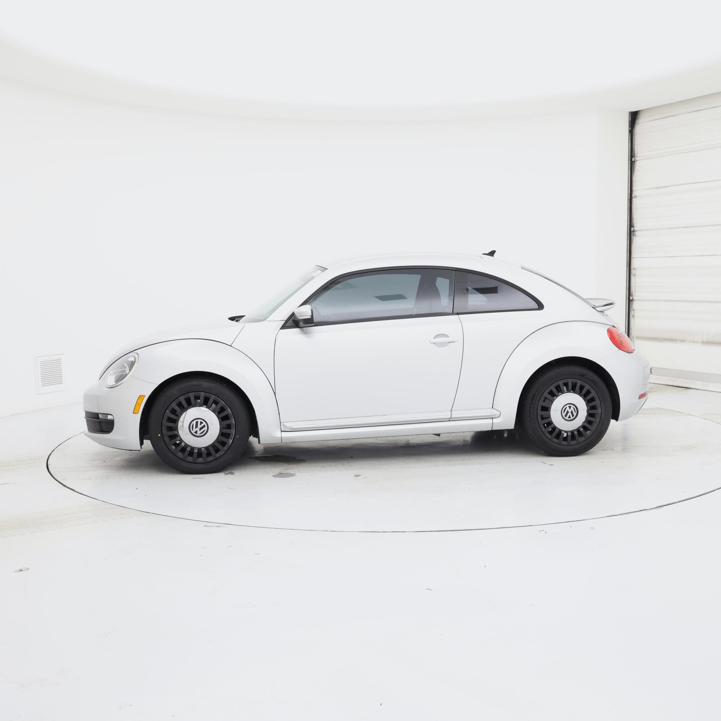 Thumbnail: 2016 Volkswagen Beetle - 3