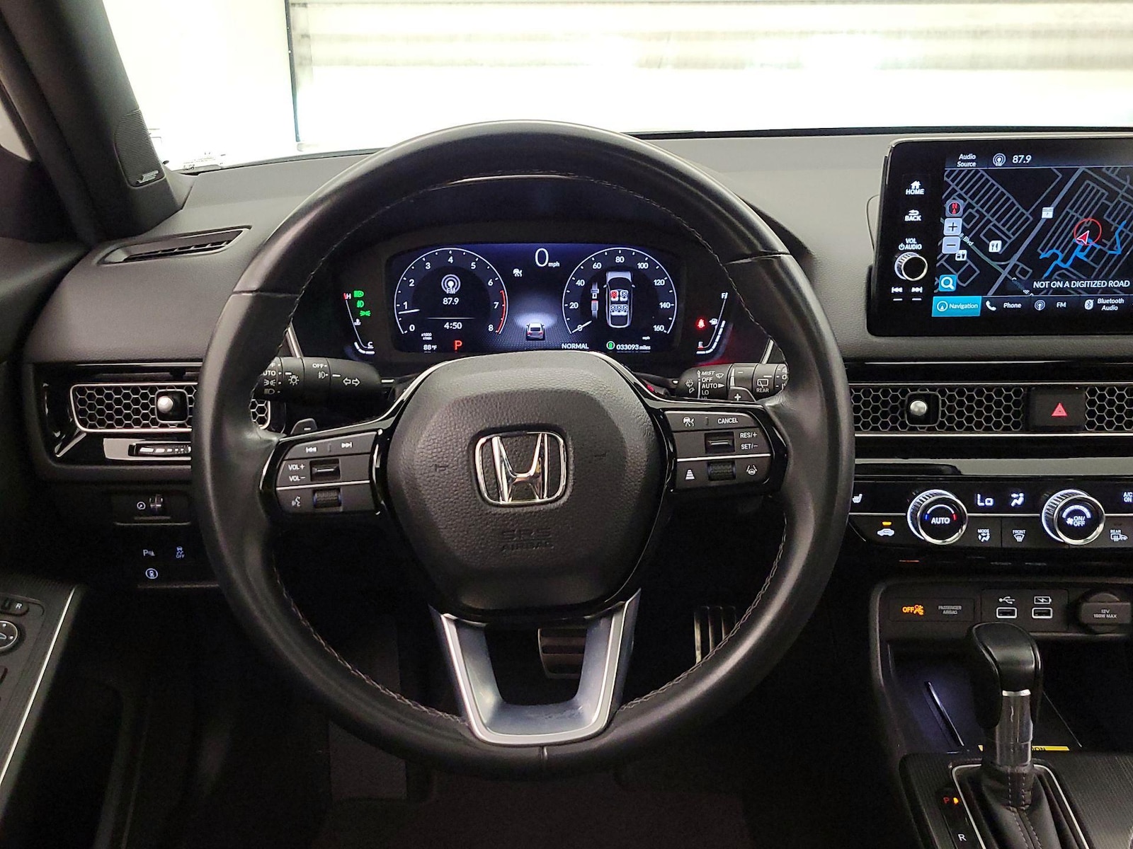 2024 Honda Civic Hatchback Sport Touring - Photo 11