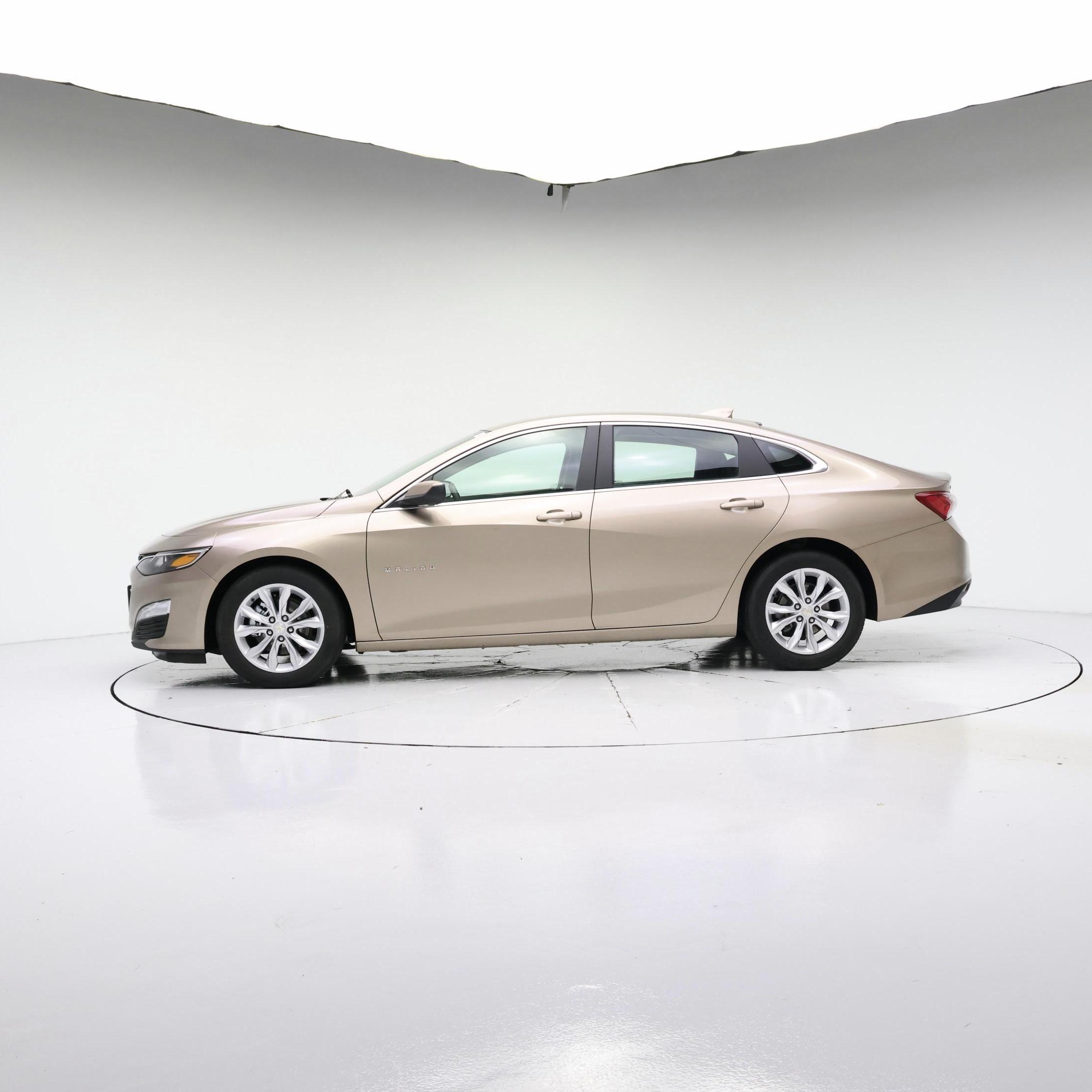 Thumbnail: 2019 Chevrolet Malibu - 3