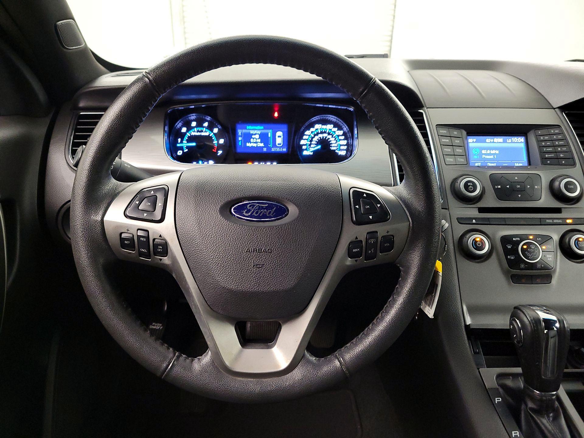 Thumbnail: 2016 Ford Taurus - 10