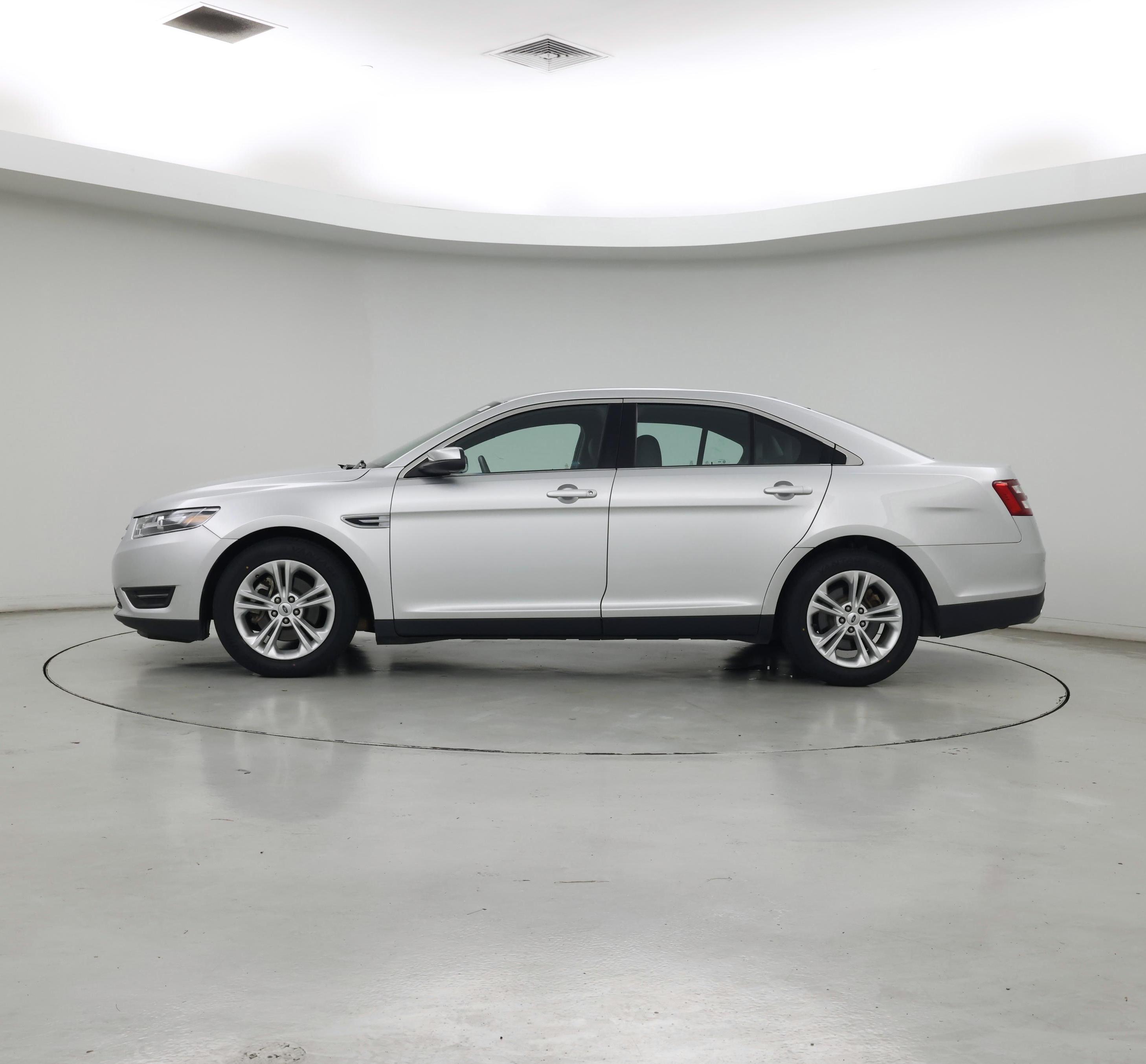 Thumbnail: 2016 Ford Taurus - 3