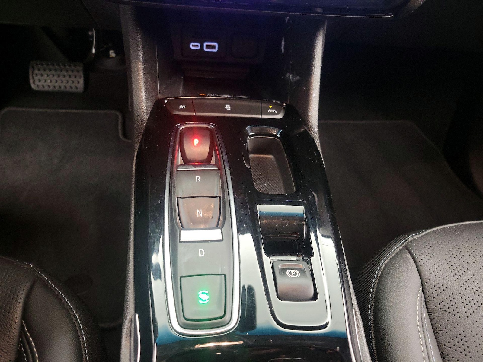 2022 Chevrolet Bolt EV 2LT - Photo 18