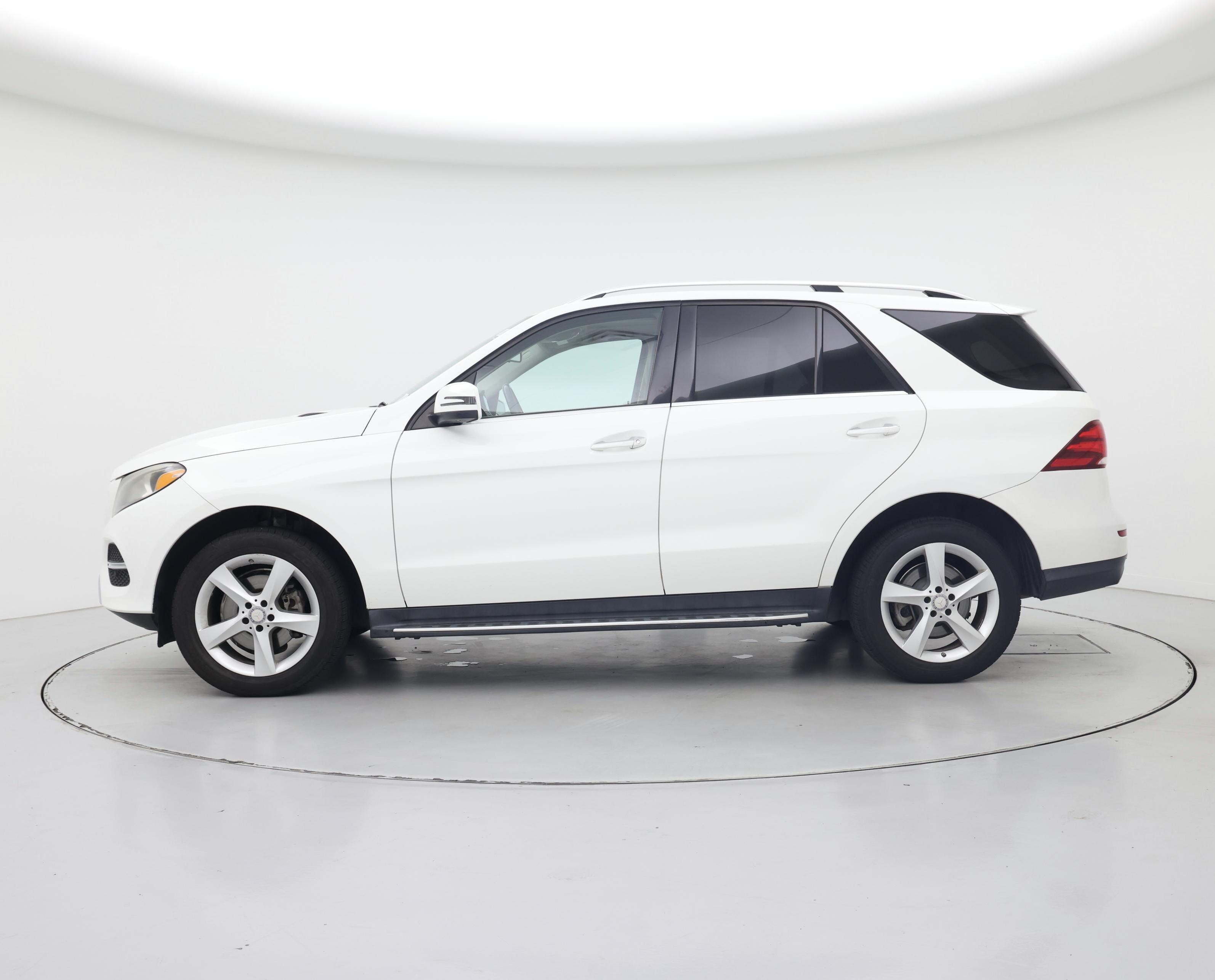 Thumbnail: 2016 Mercedes-Benz GLE - 3