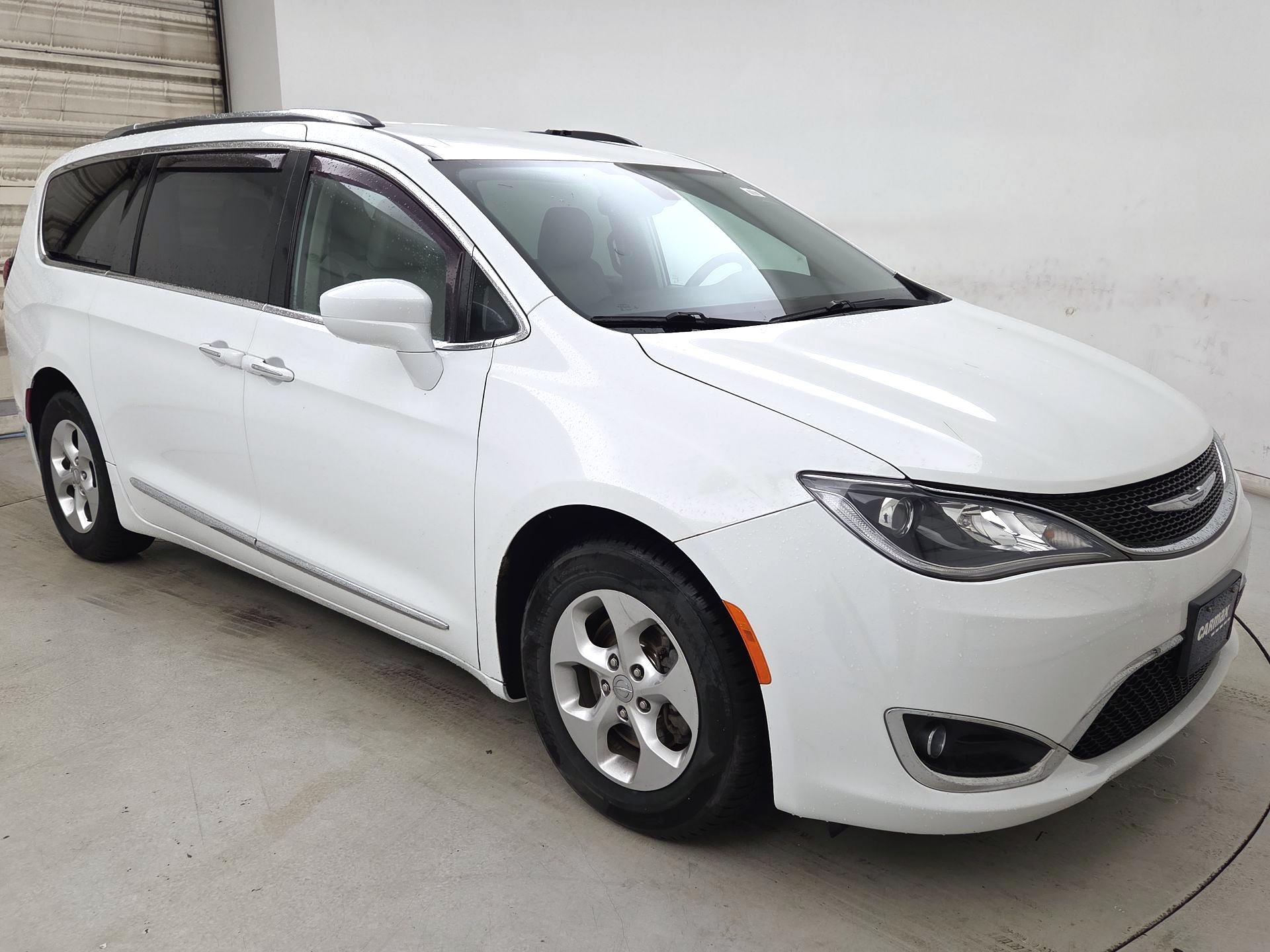 Thumbnail: 2017 Chrysler Pacifica - 1