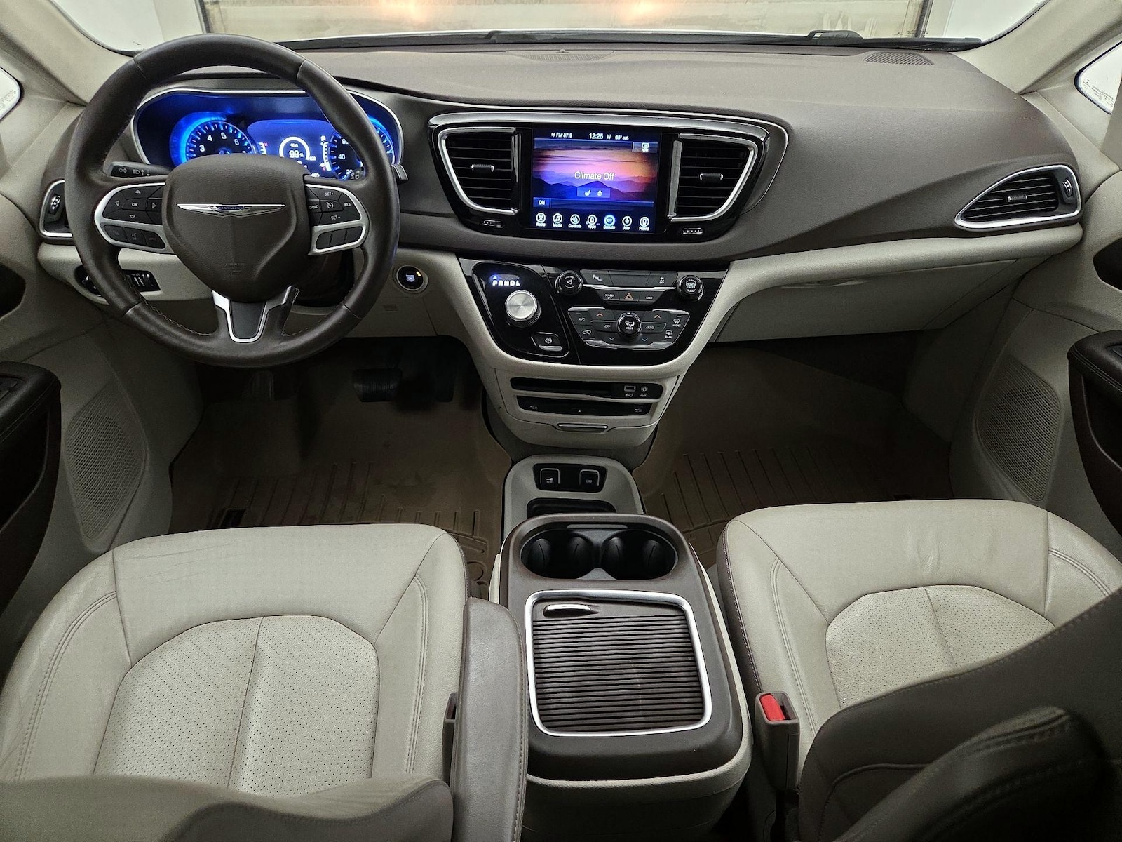 2017 Chrysler Pacifica Touring-L Plus - Photo 8