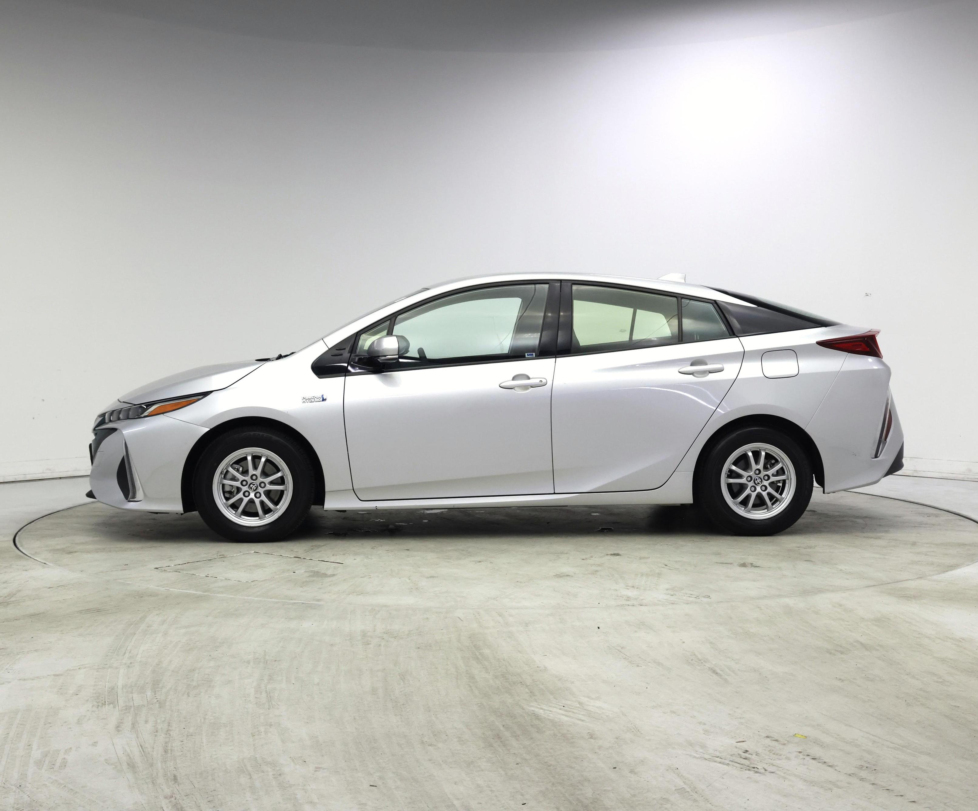 Thumbnail: 2020 Toyota Prius Prime - 3