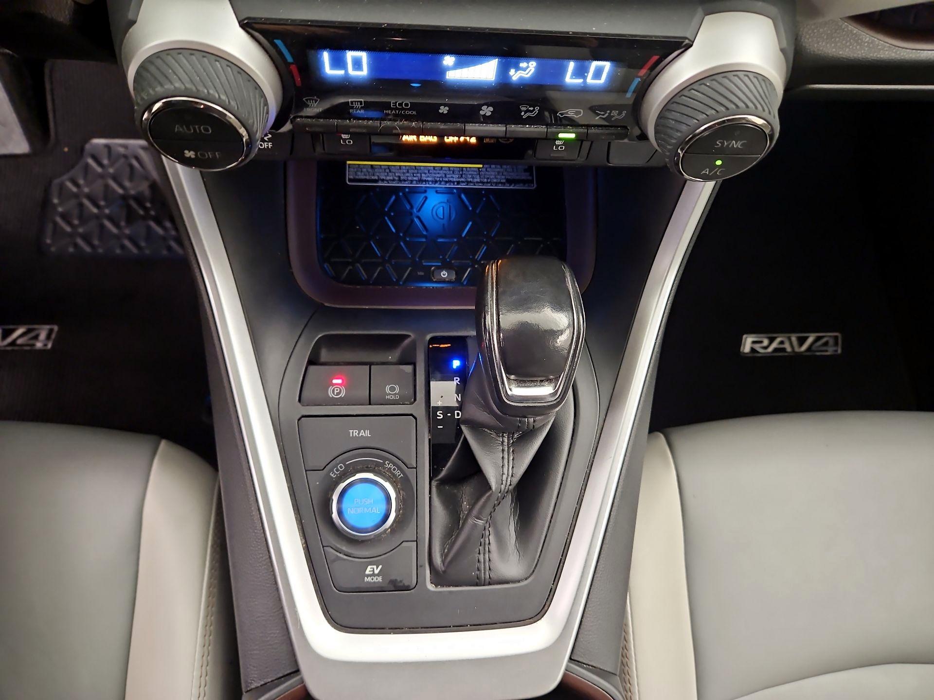 Thumbnail: 2019 Toyota RAV4 - 18