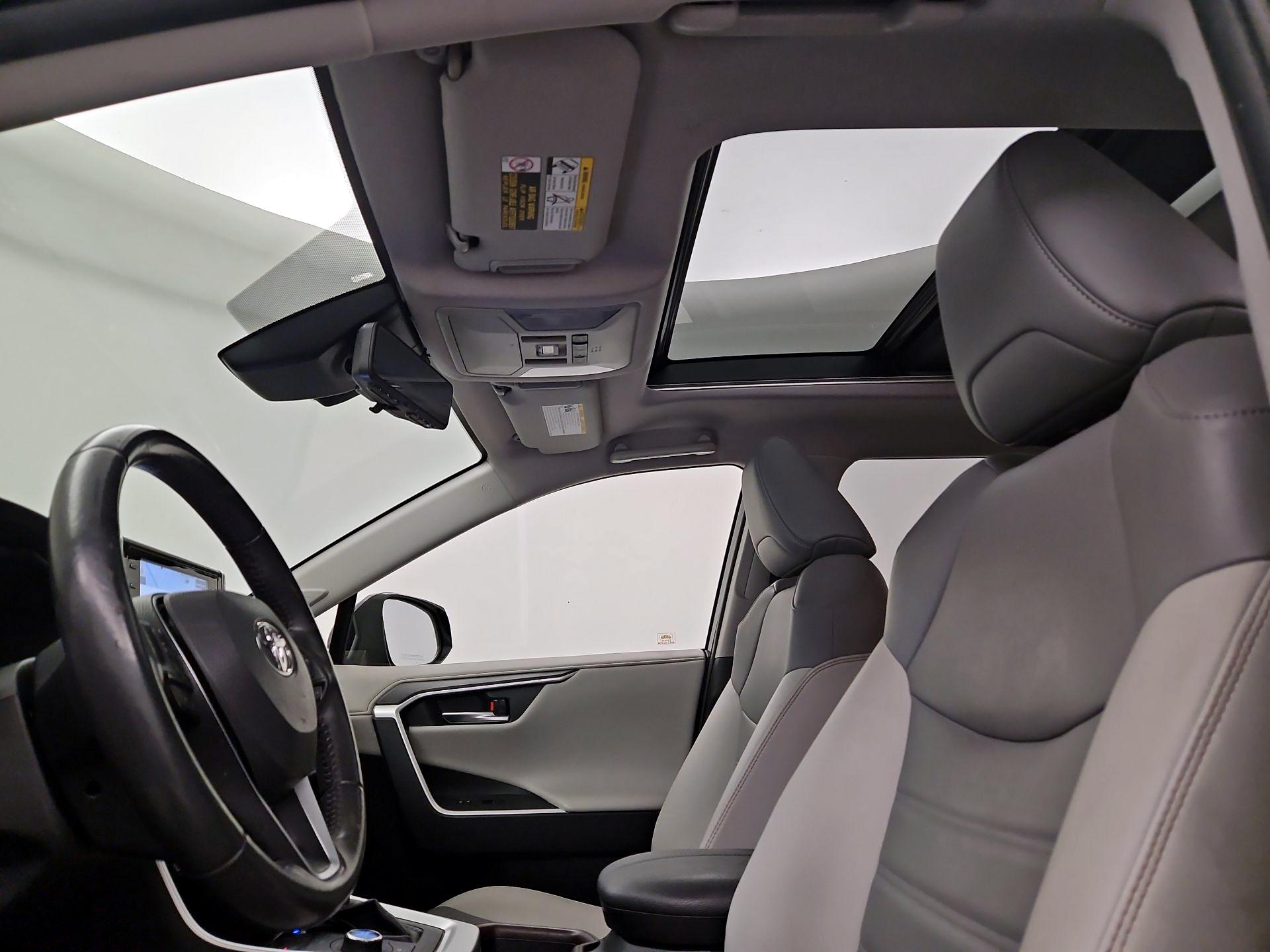 Thumbnail: 2019 Toyota RAV4 - 20