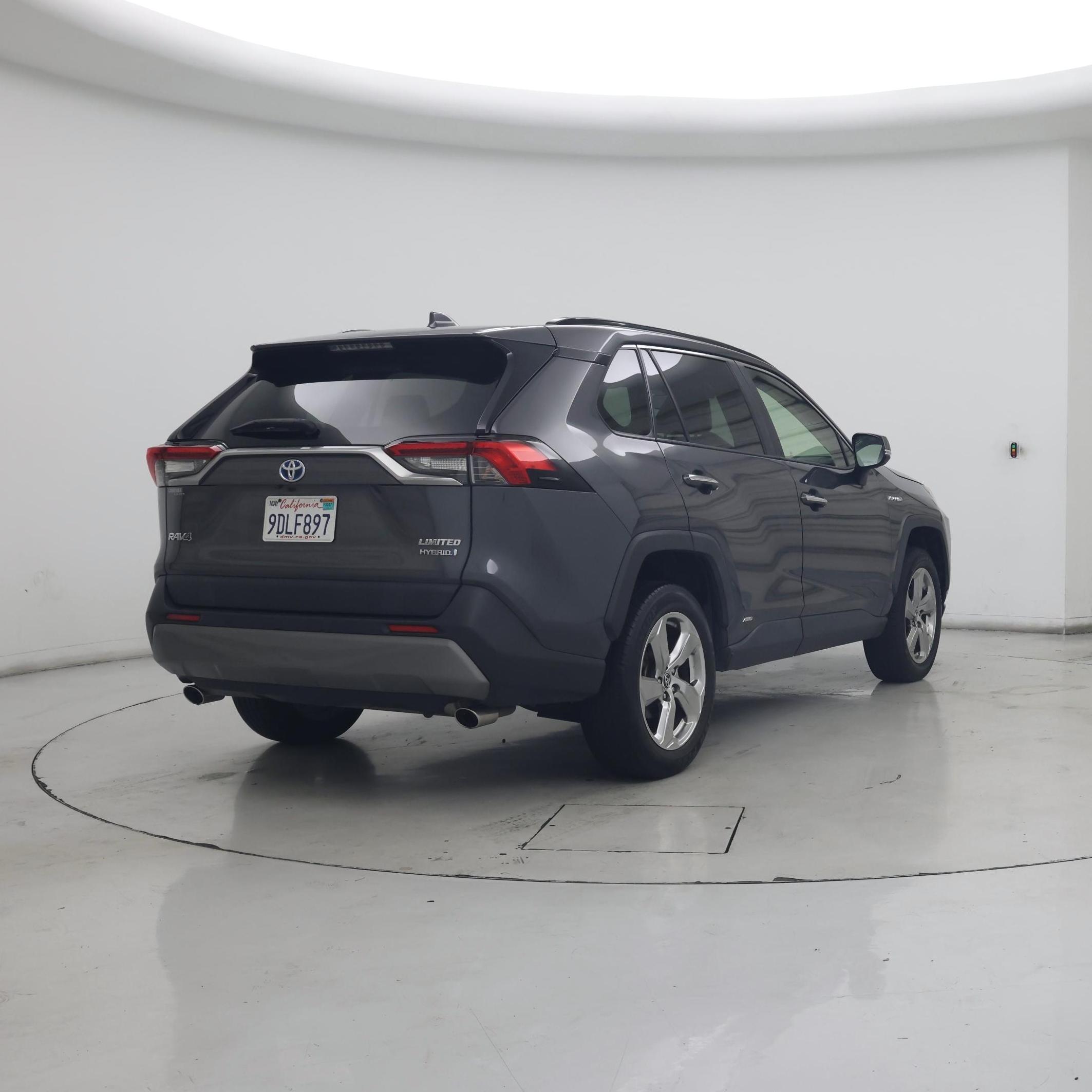 Thumbnail: 2019 Toyota RAV4 - 8