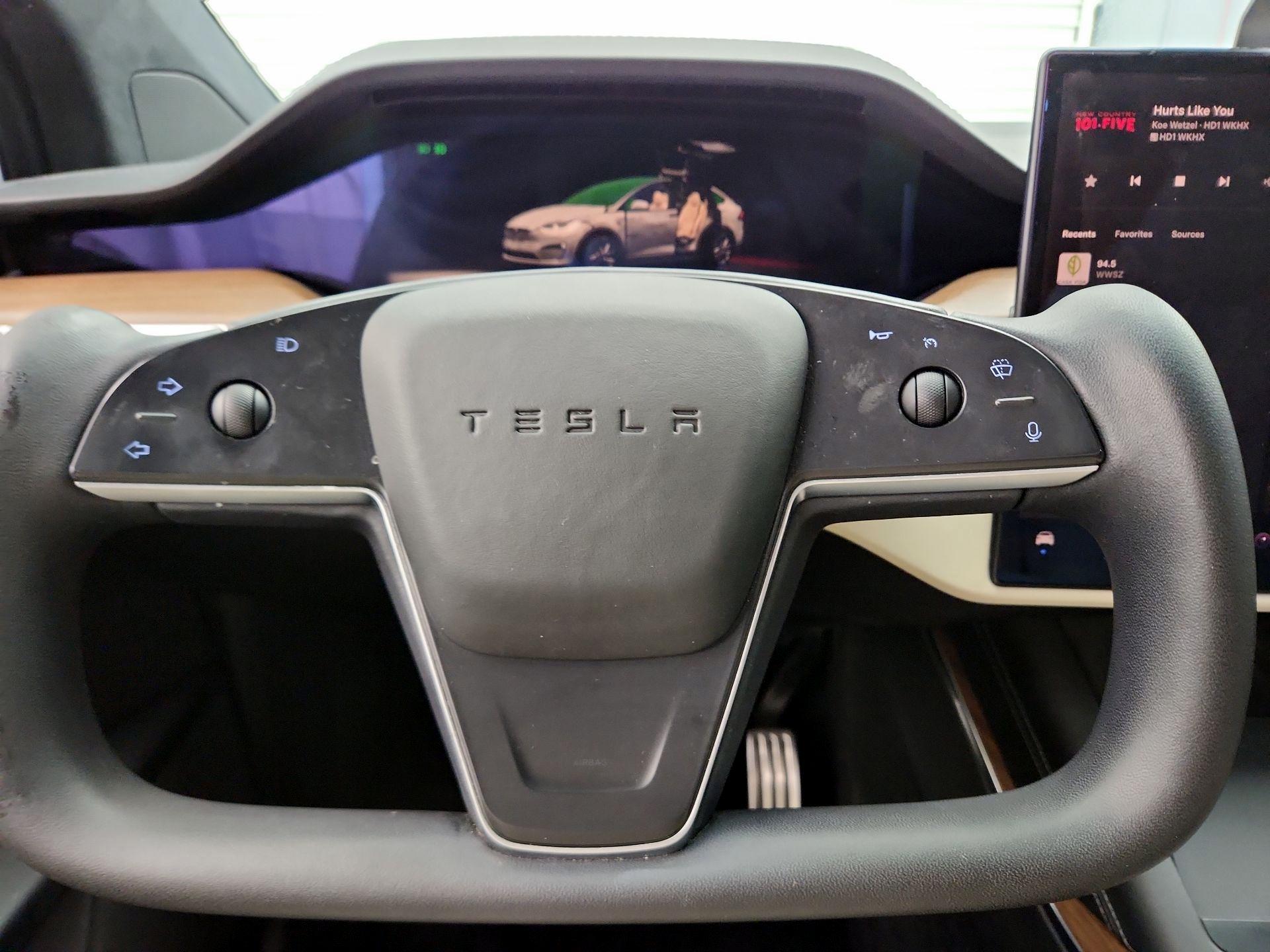 Thumbnail: 2023 Tesla Model X - 10