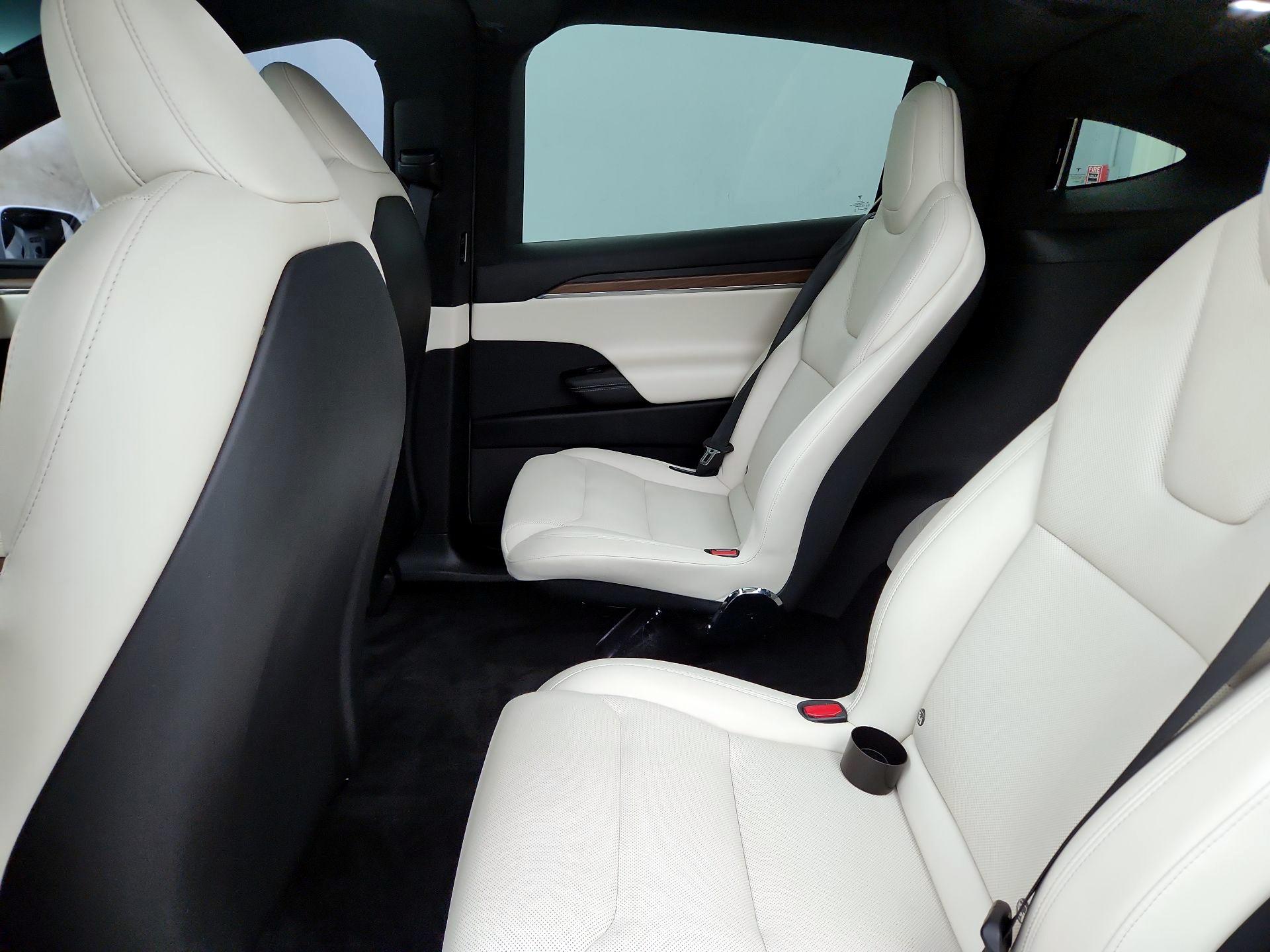 Thumbnail: 2023 Tesla Model X - 18