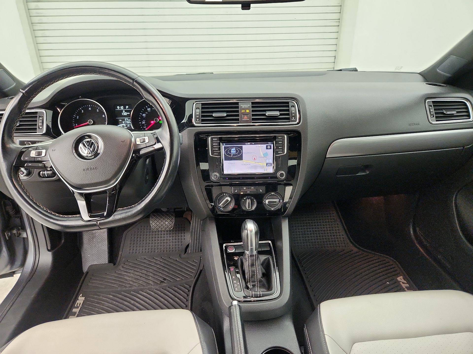 Thumbnail: 2016 Volkswagen Jetta - 9
