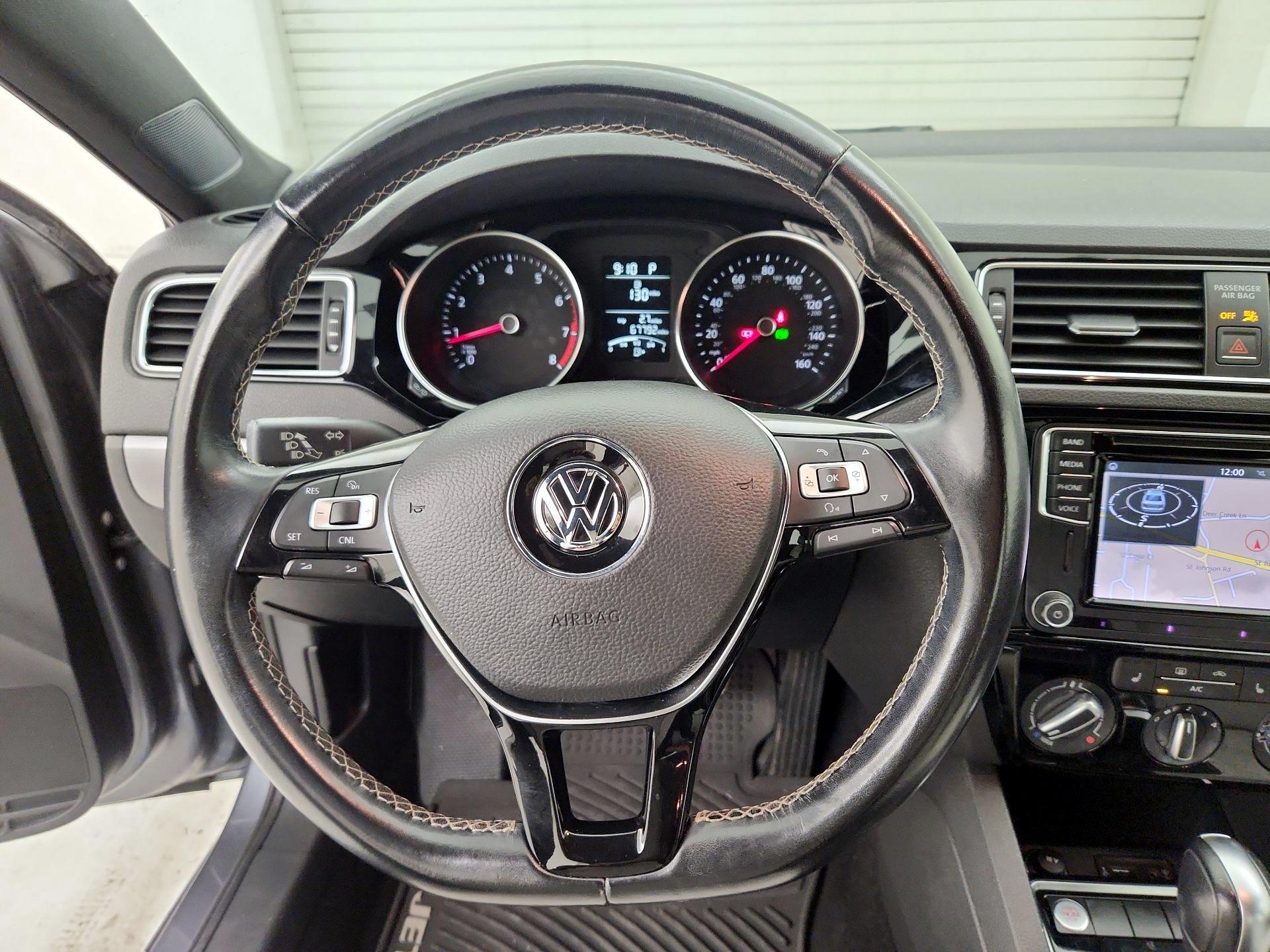 Thumbnail: 2016 Volkswagen Jetta - 10