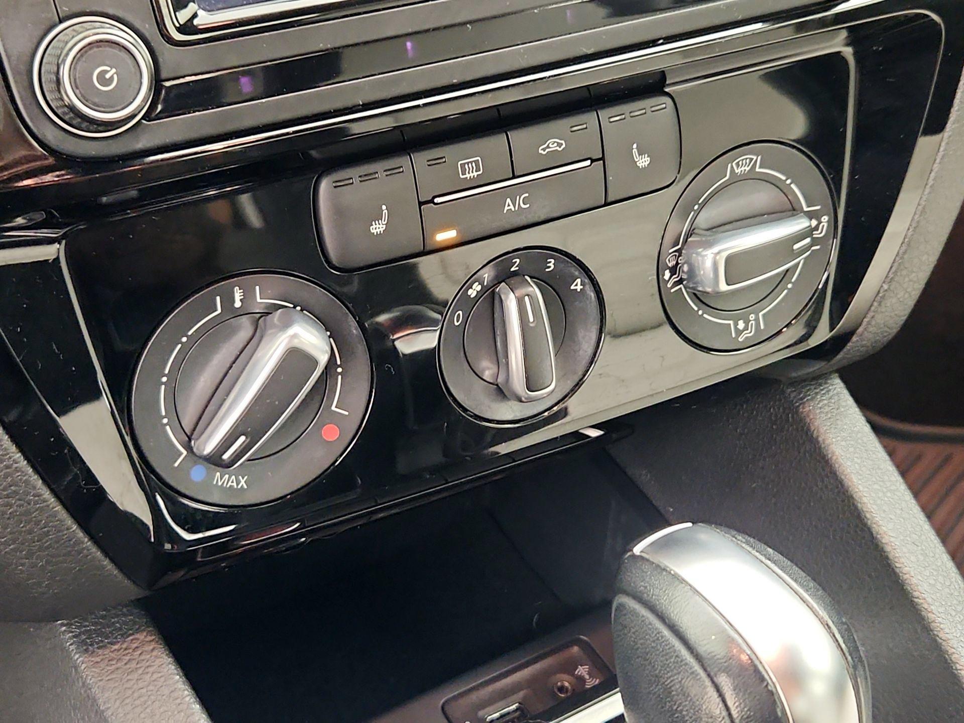 Thumbnail: 2016 Volkswagen Jetta - 17