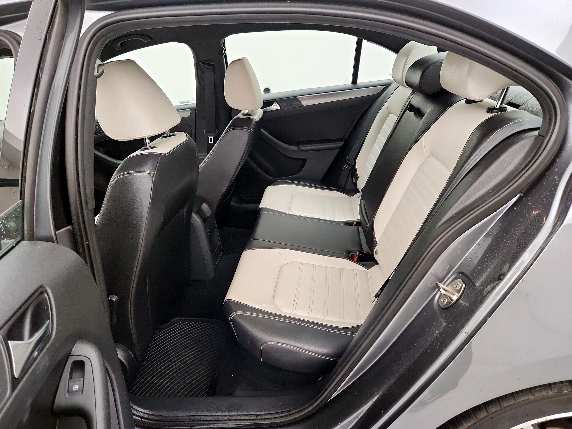Thumbnail: 2016 Volkswagen Jetta - 20