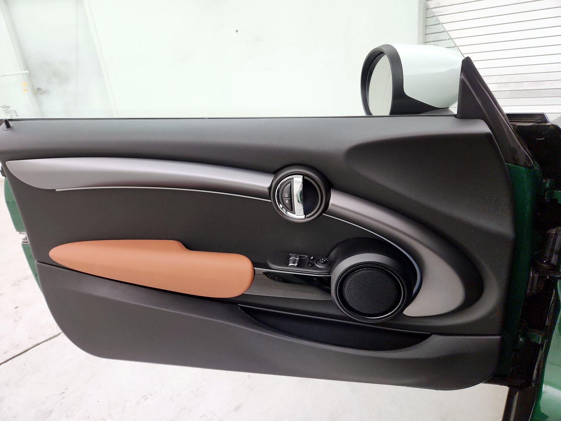 Thumbnail: 2022 MINI Cooper Hardtop - 12