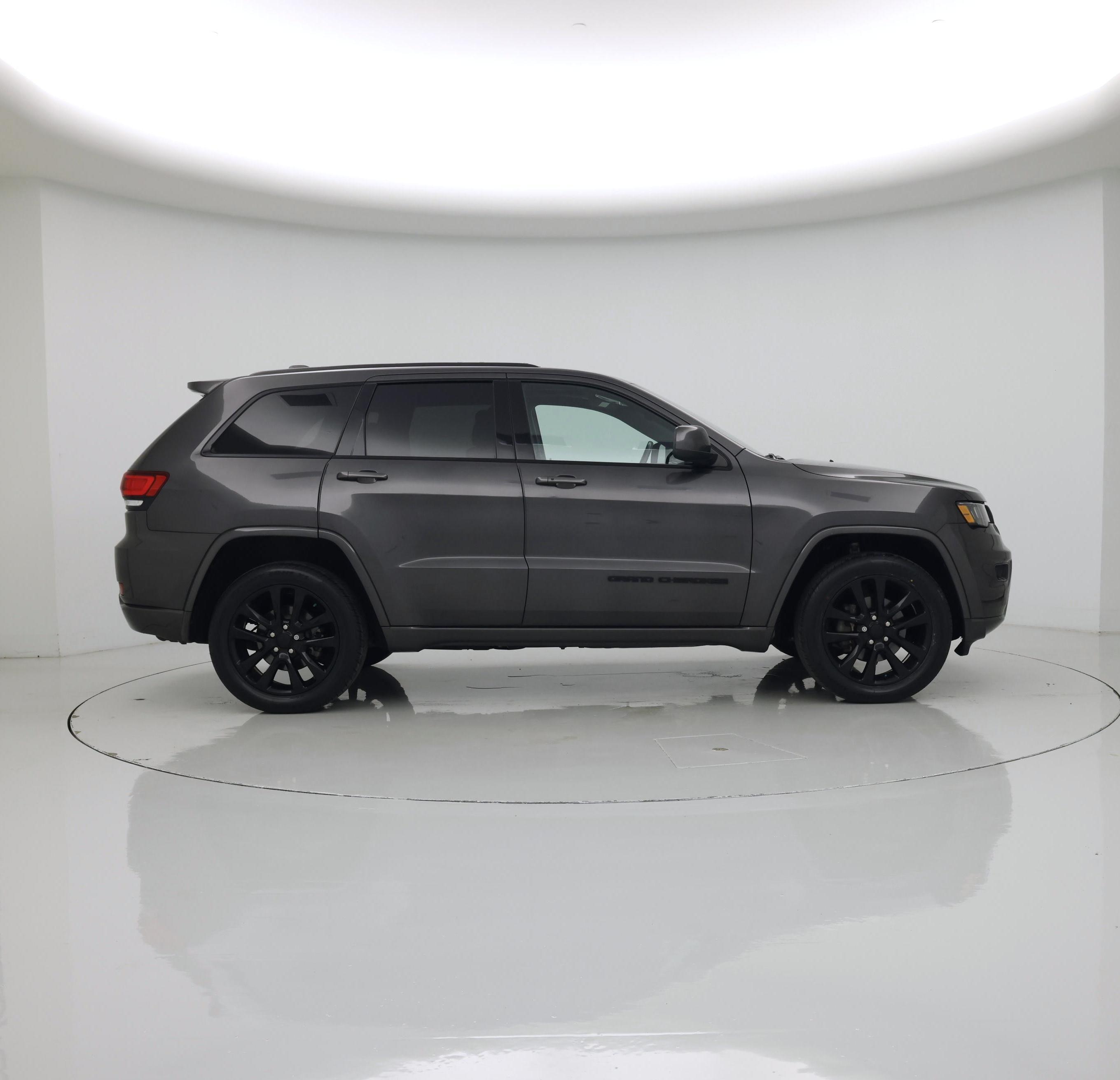 Thumbnail: 2018 Jeep Grand Cherokee - 7