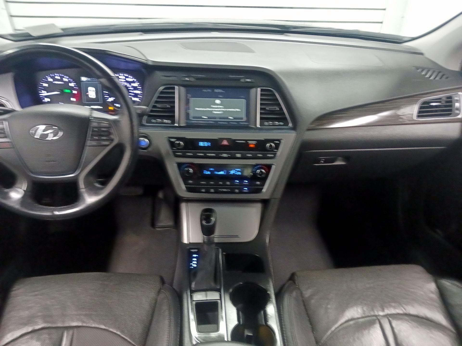 Thumbnail: 2015 Hyundai Sonata - 9