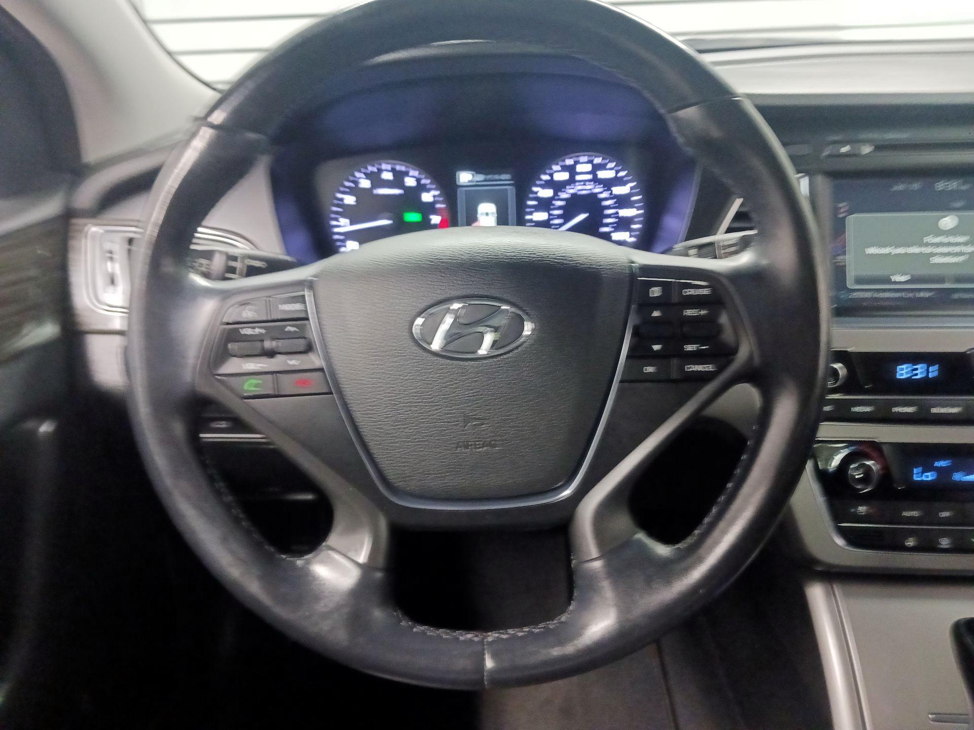 Thumbnail: 2015 Hyundai Sonata - 10
