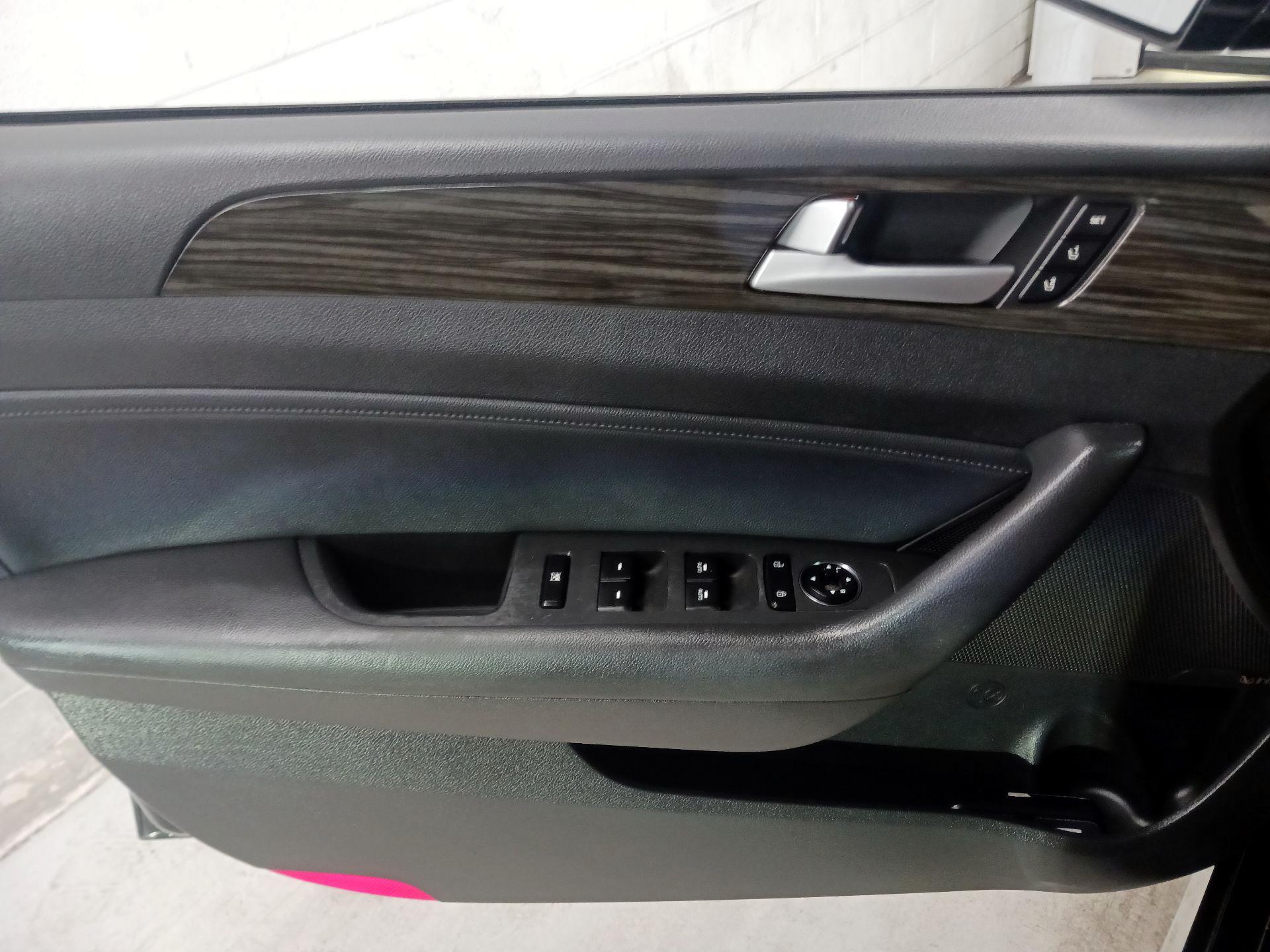 Thumbnail: 2015 Hyundai Sonata - 12