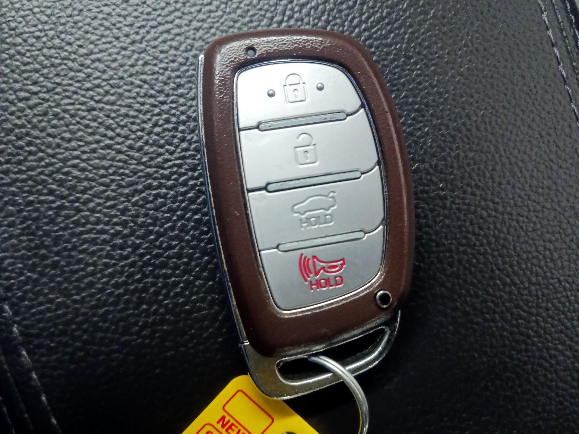 Thumbnail: 2015 Hyundai Sonata - 18