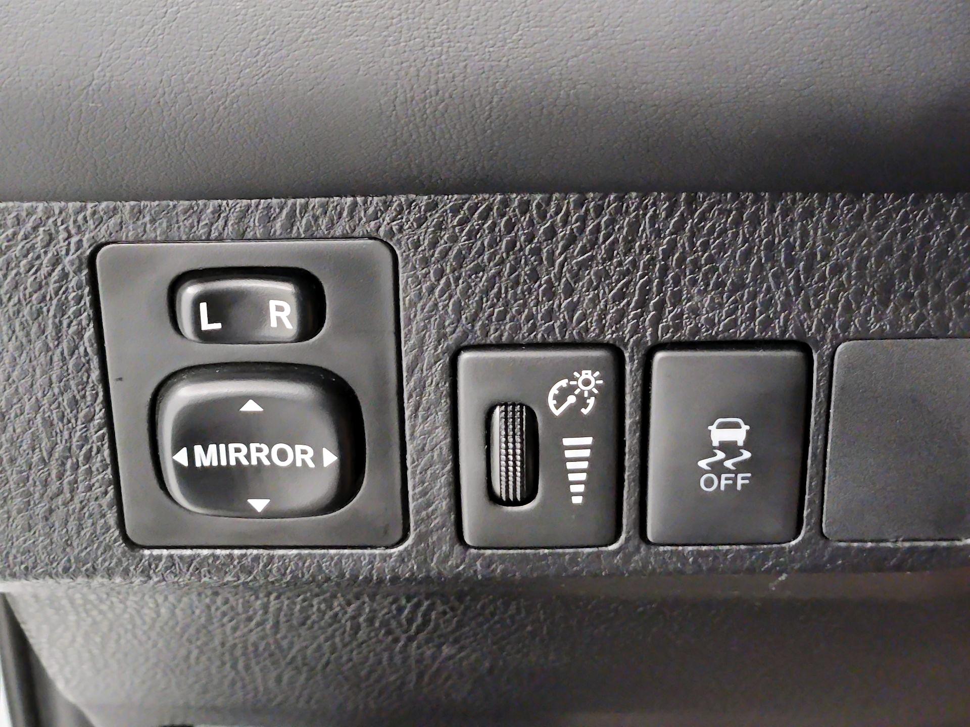Thumbnail: 2014 Toyota RAV4 - 13