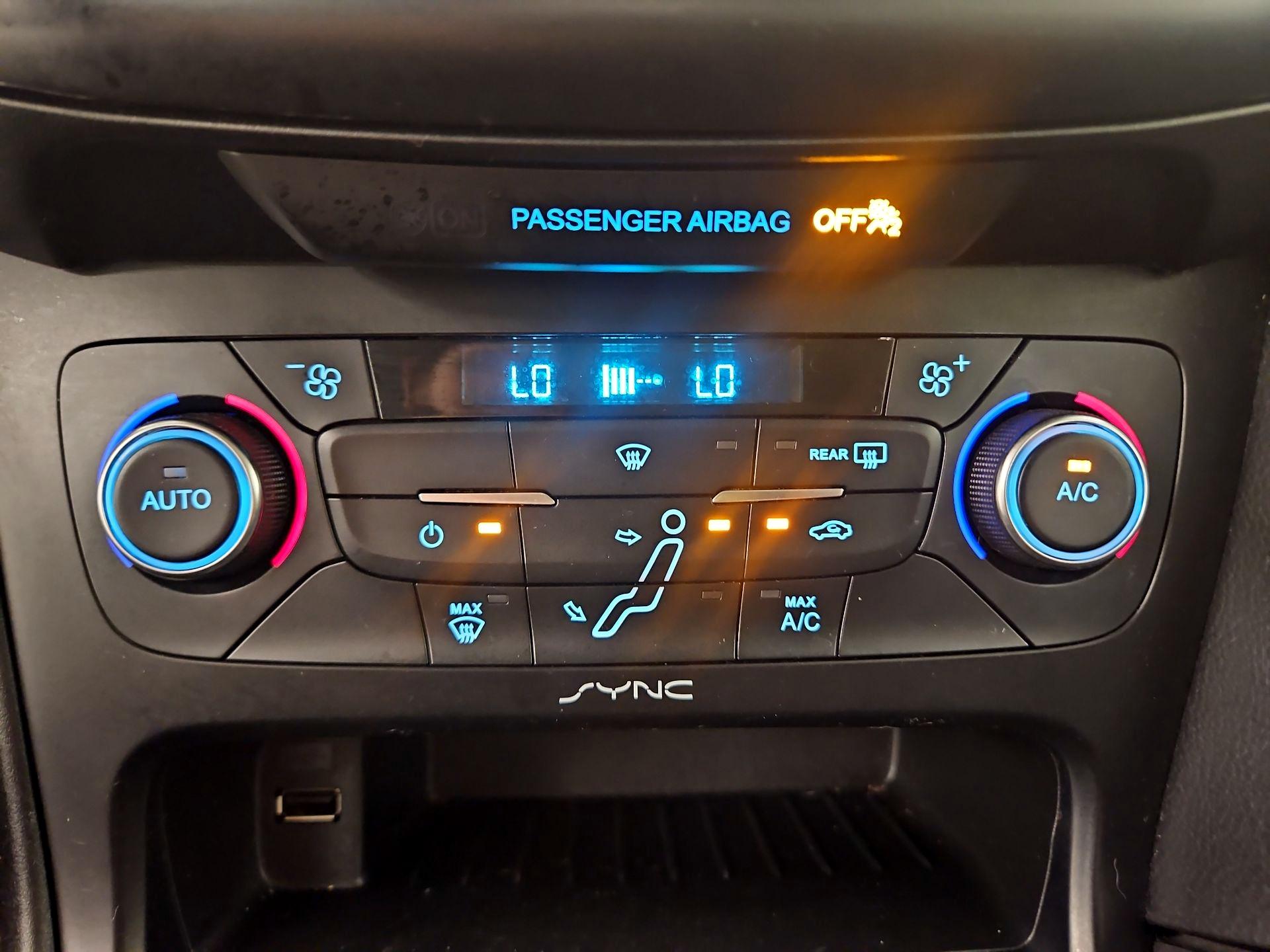 Thumbnail: 2017 Ford Focus - 16