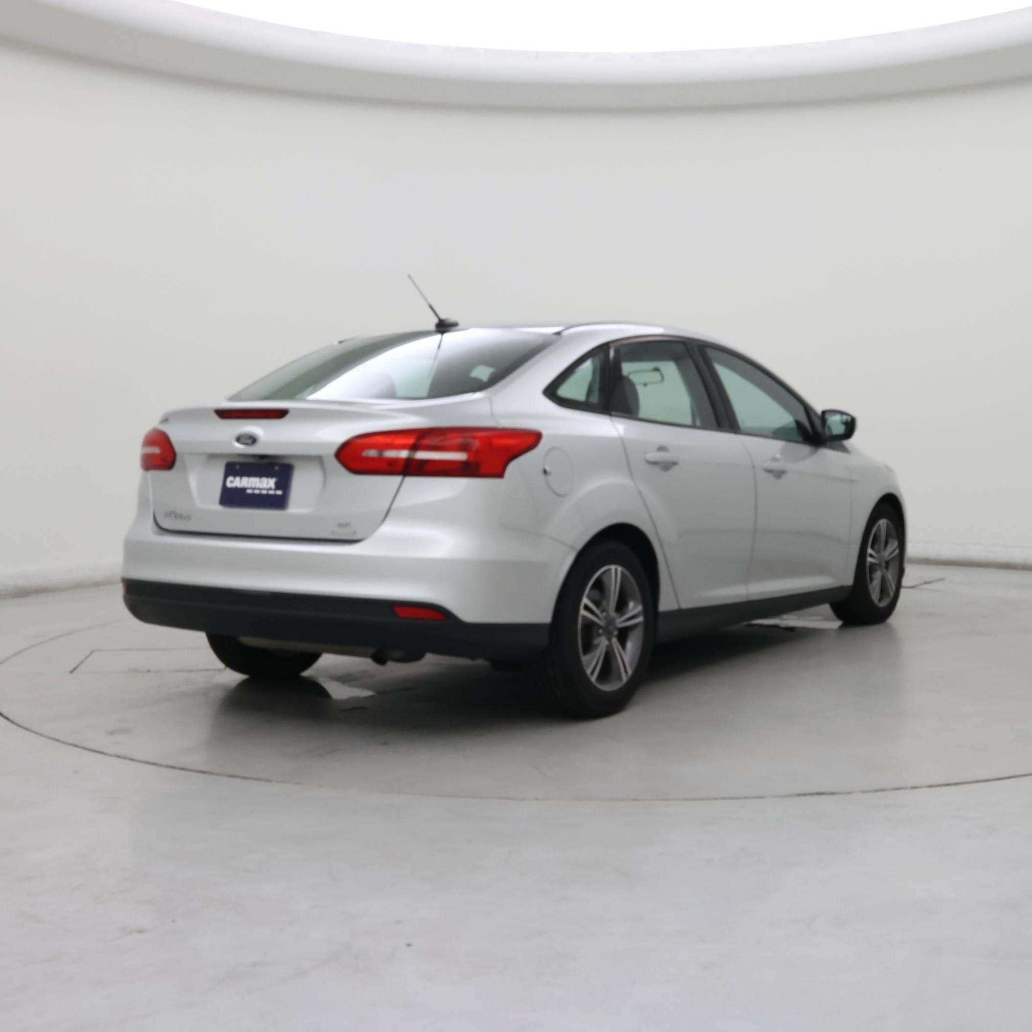 Thumbnail: 2017 Ford Focus - 8