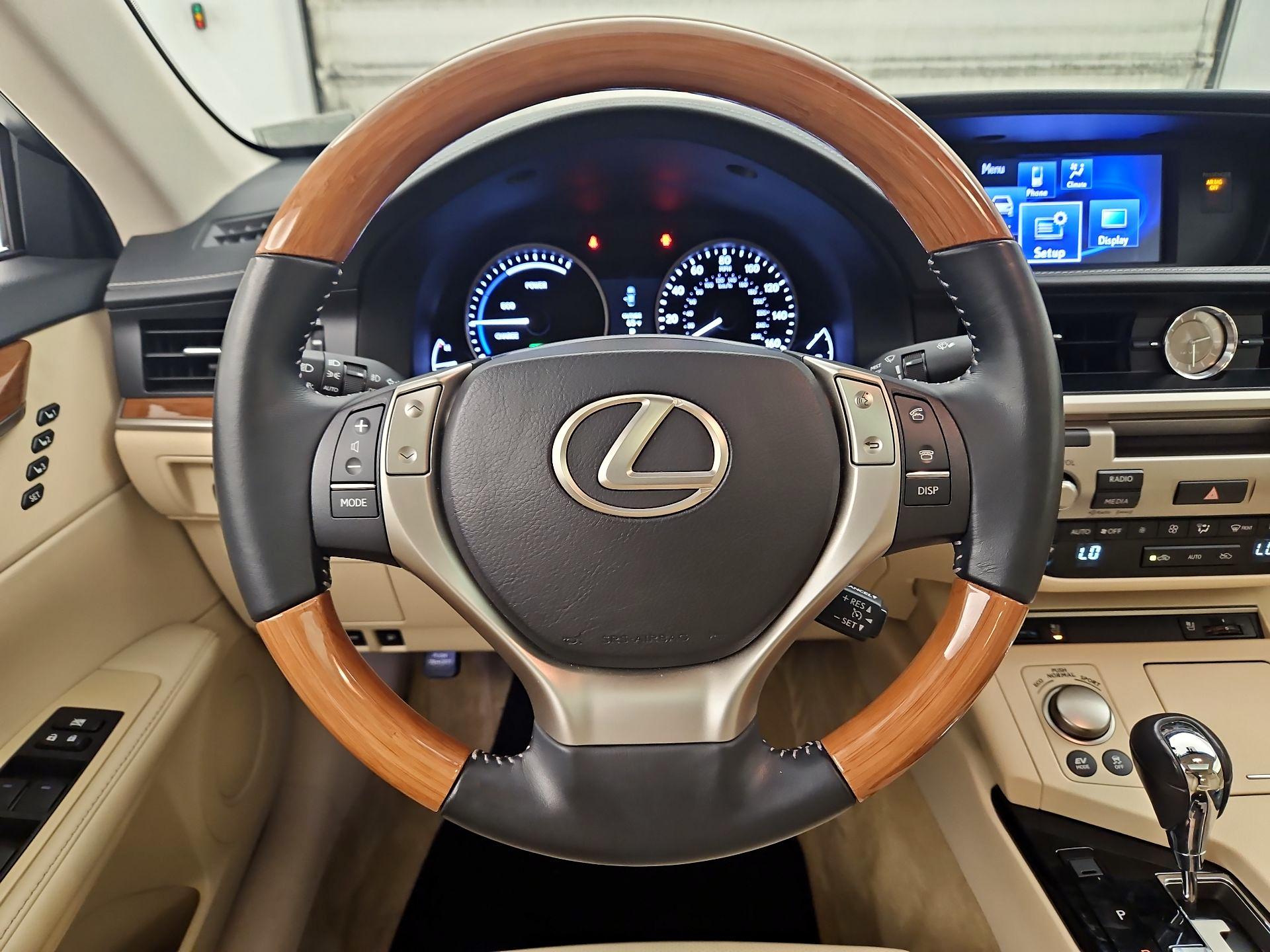 Thumbnail: 2014 Lexus ES - 10