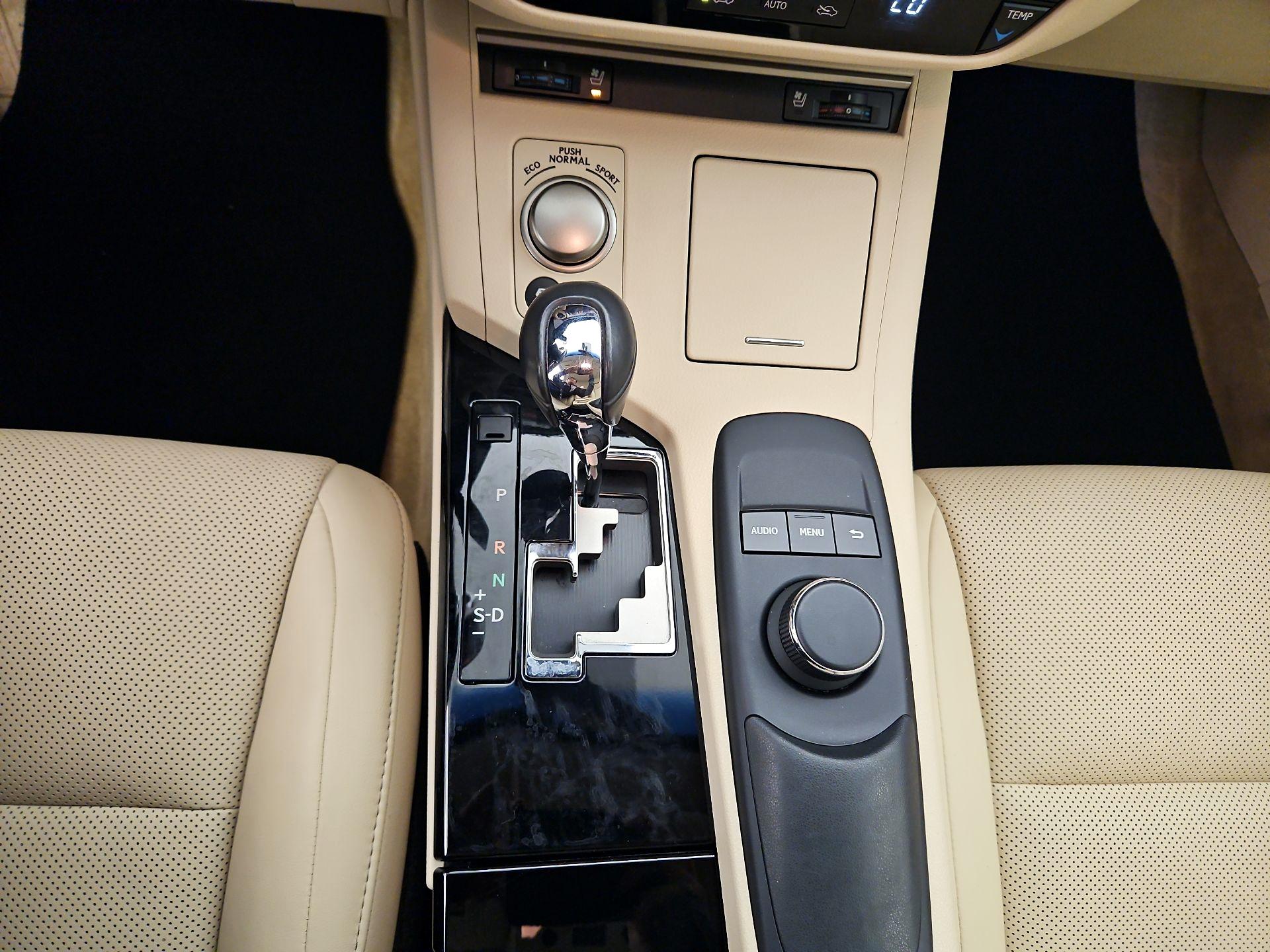 Thumbnail: 2014 Lexus ES - 17