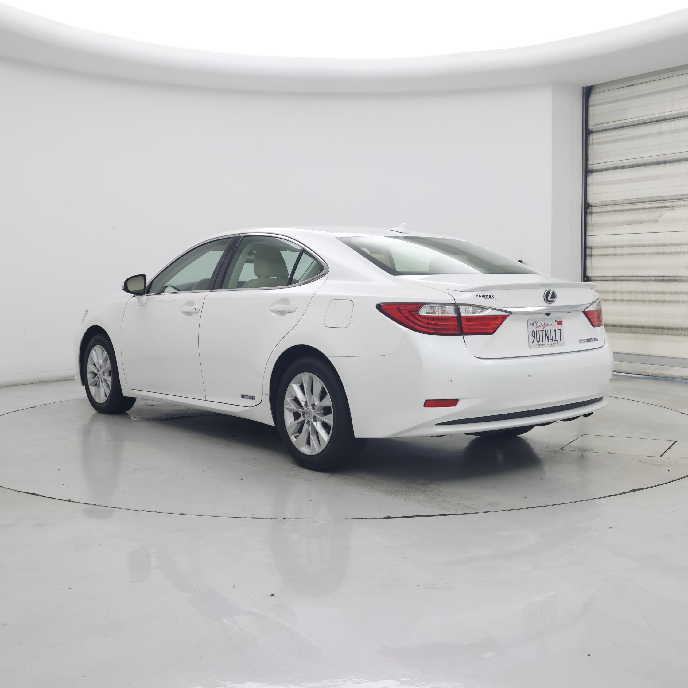 Thumbnail: 2014 Lexus ES - 2