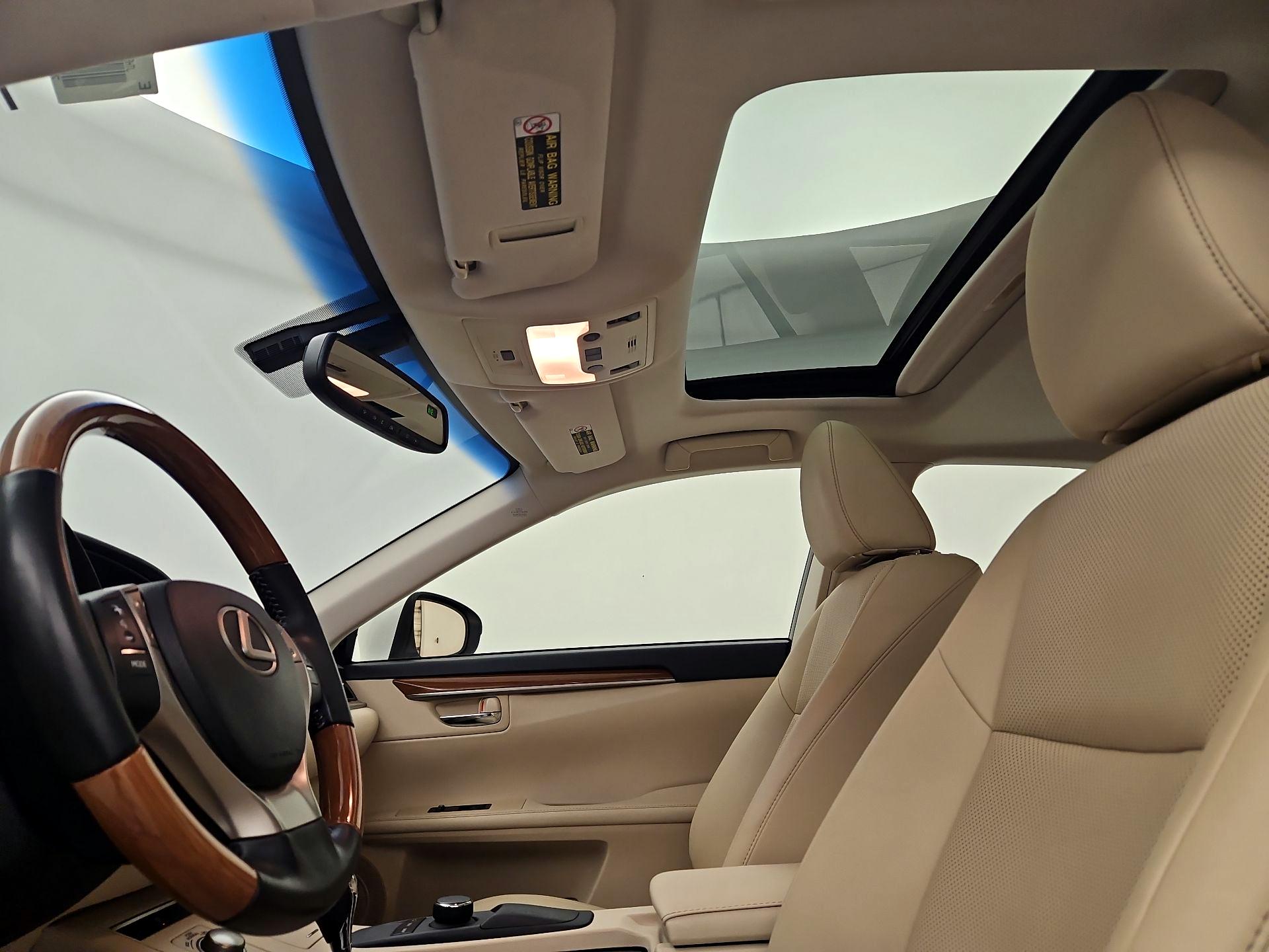 Thumbnail: 2014 Lexus ES - 19