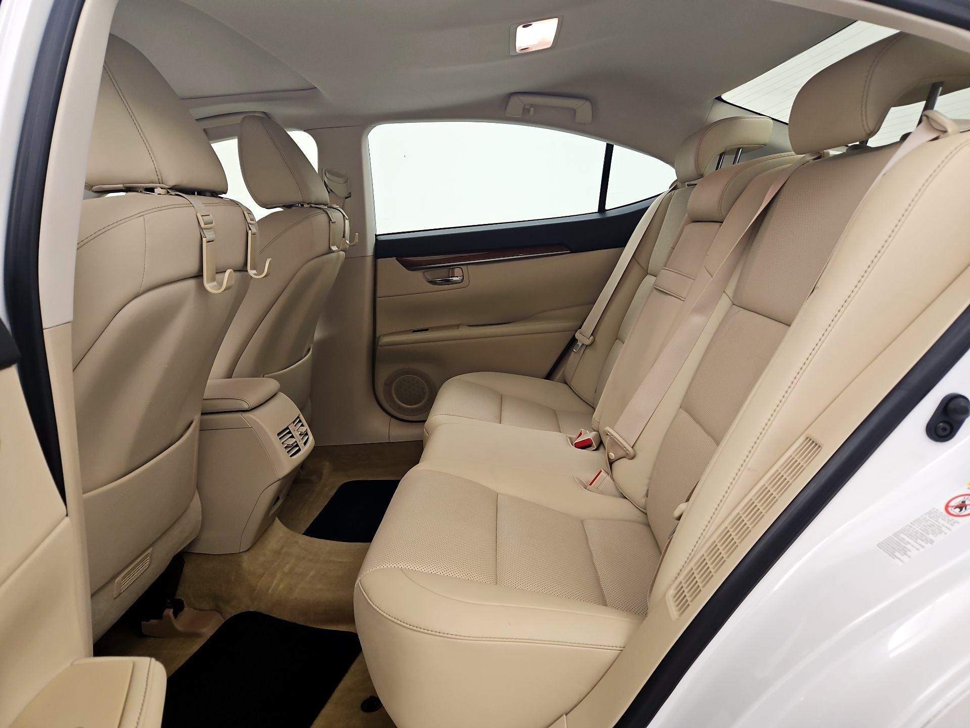Thumbnail: 2014 Lexus ES - 20