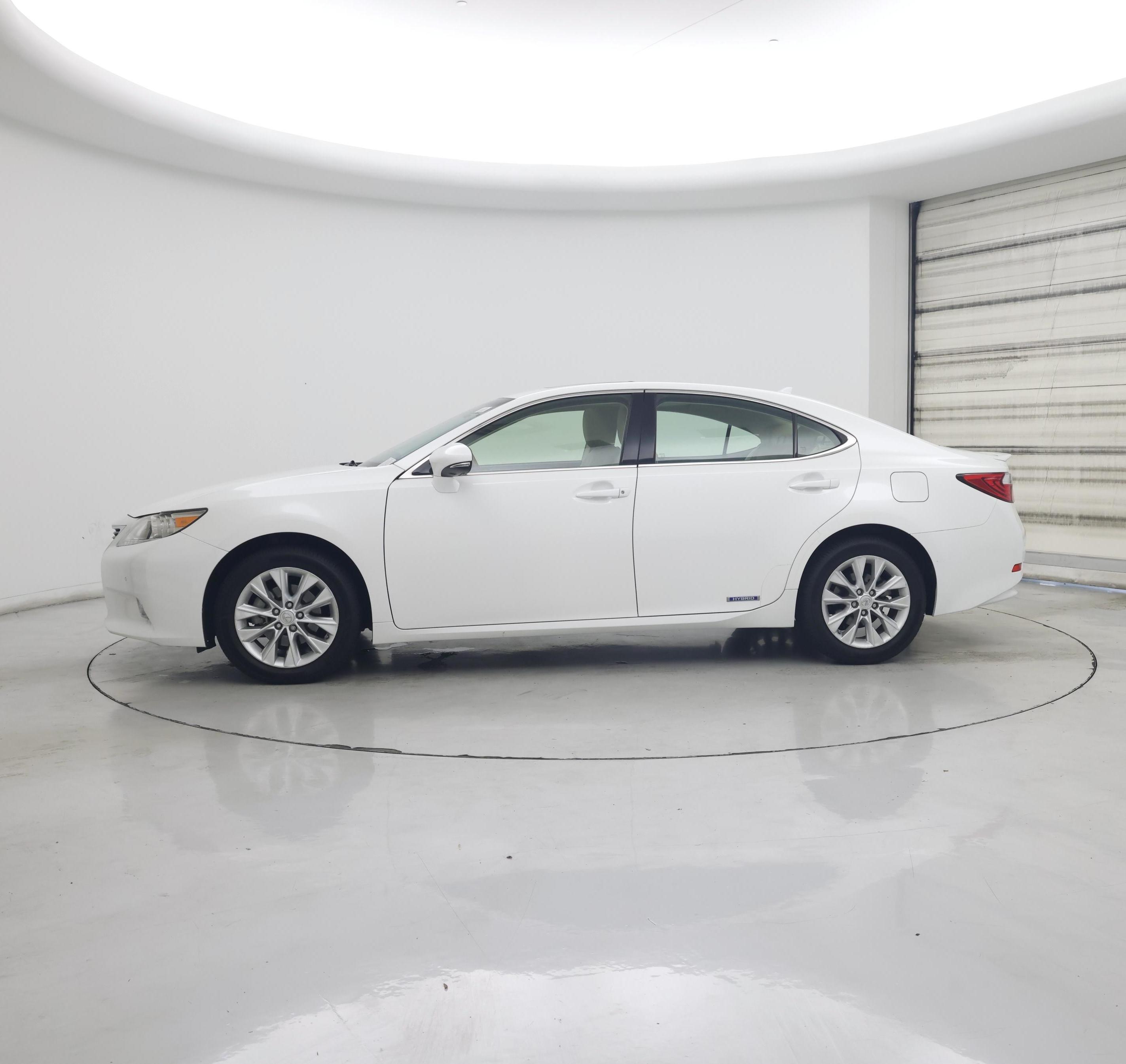 Thumbnail: 2014 Lexus ES - 3