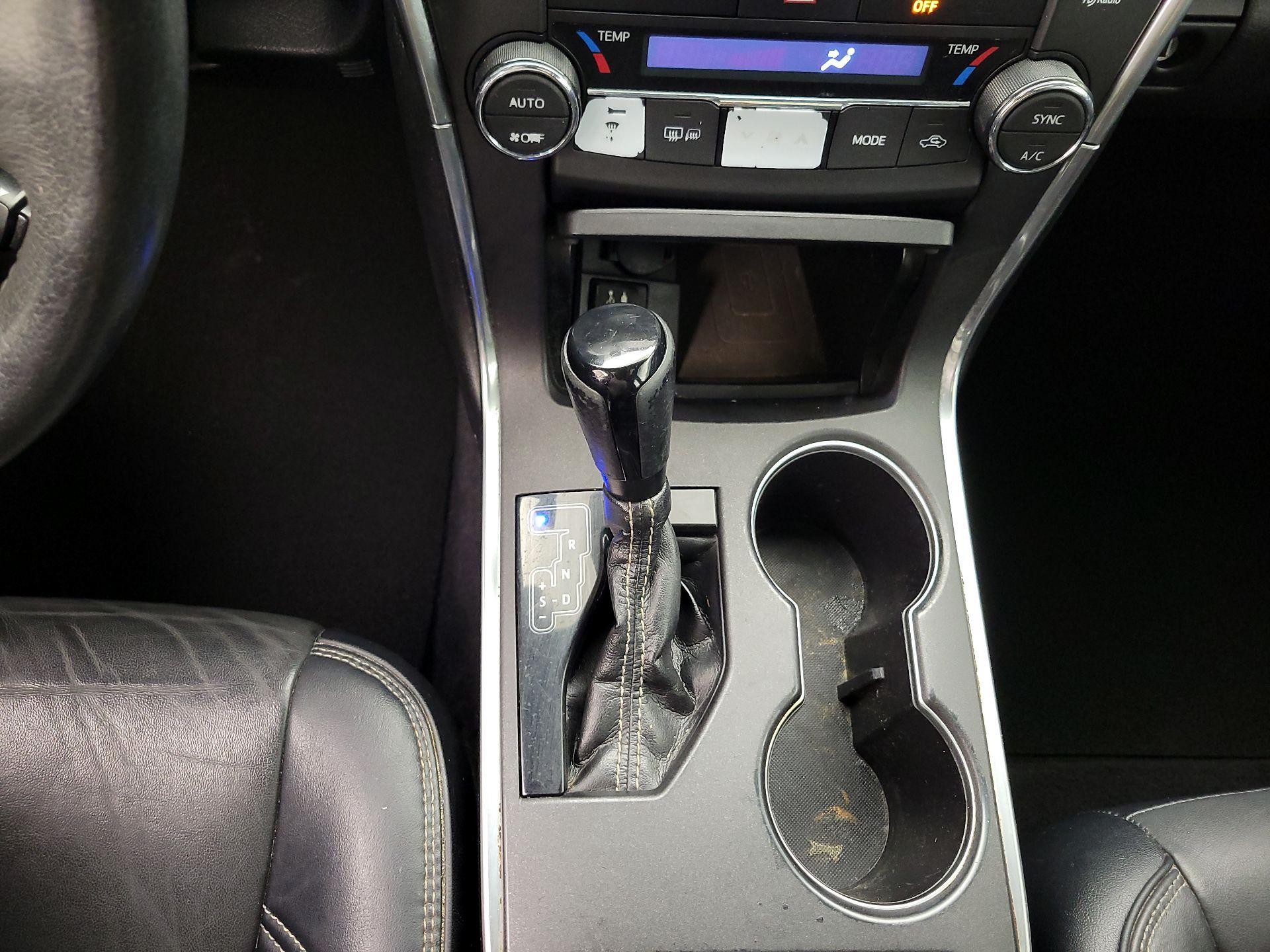 Thumbnail: 2017 Toyota Camry - 17