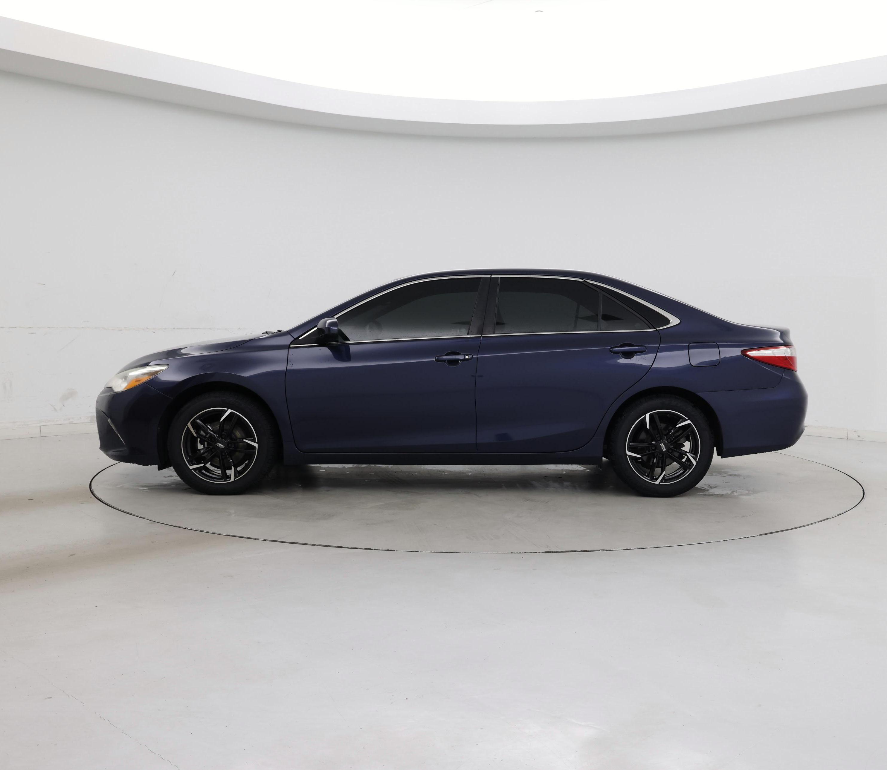 Thumbnail: 2017 Toyota Camry - 3