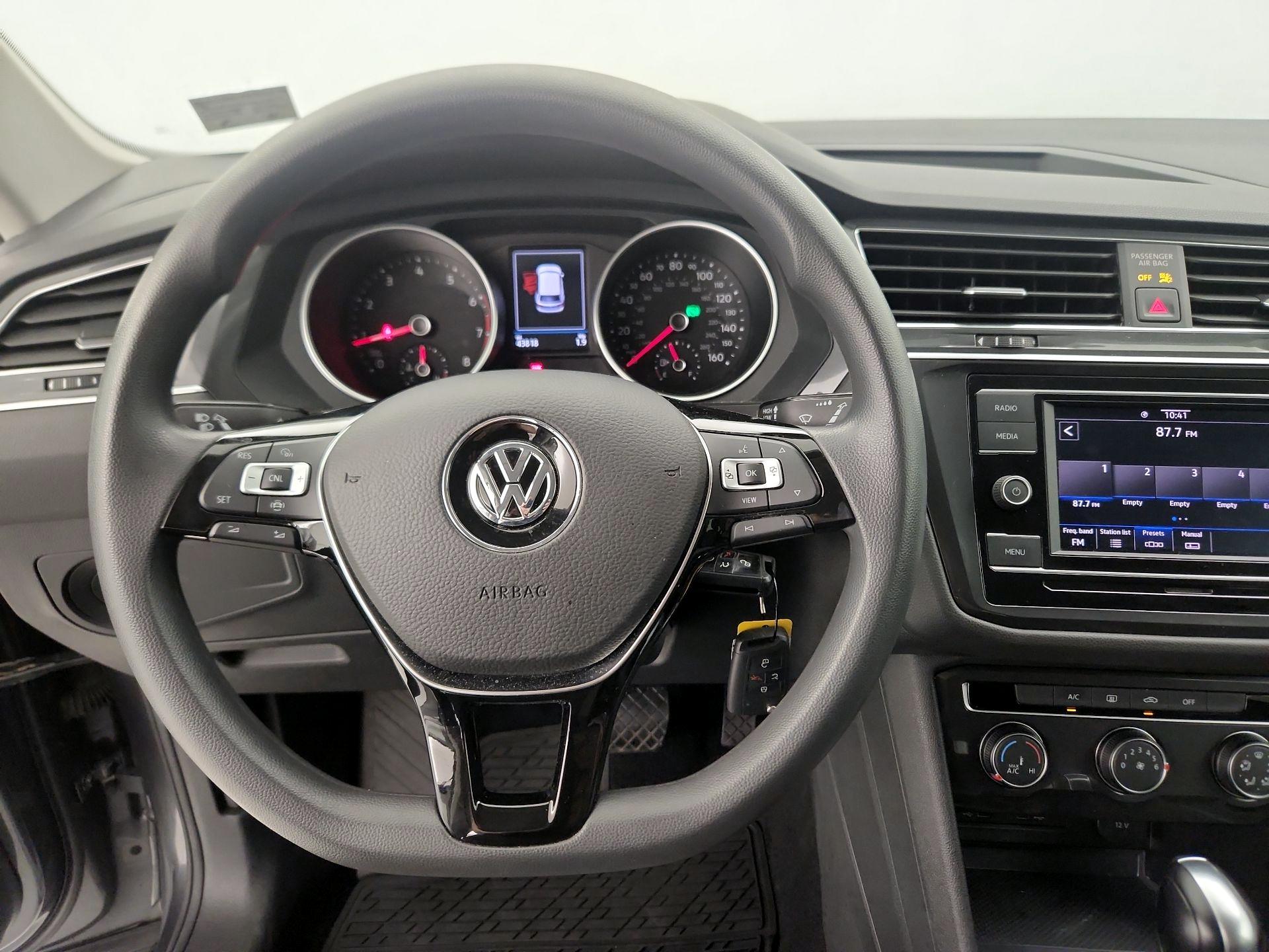 Thumbnail: 2020 Volkswagen Tiguan - 11