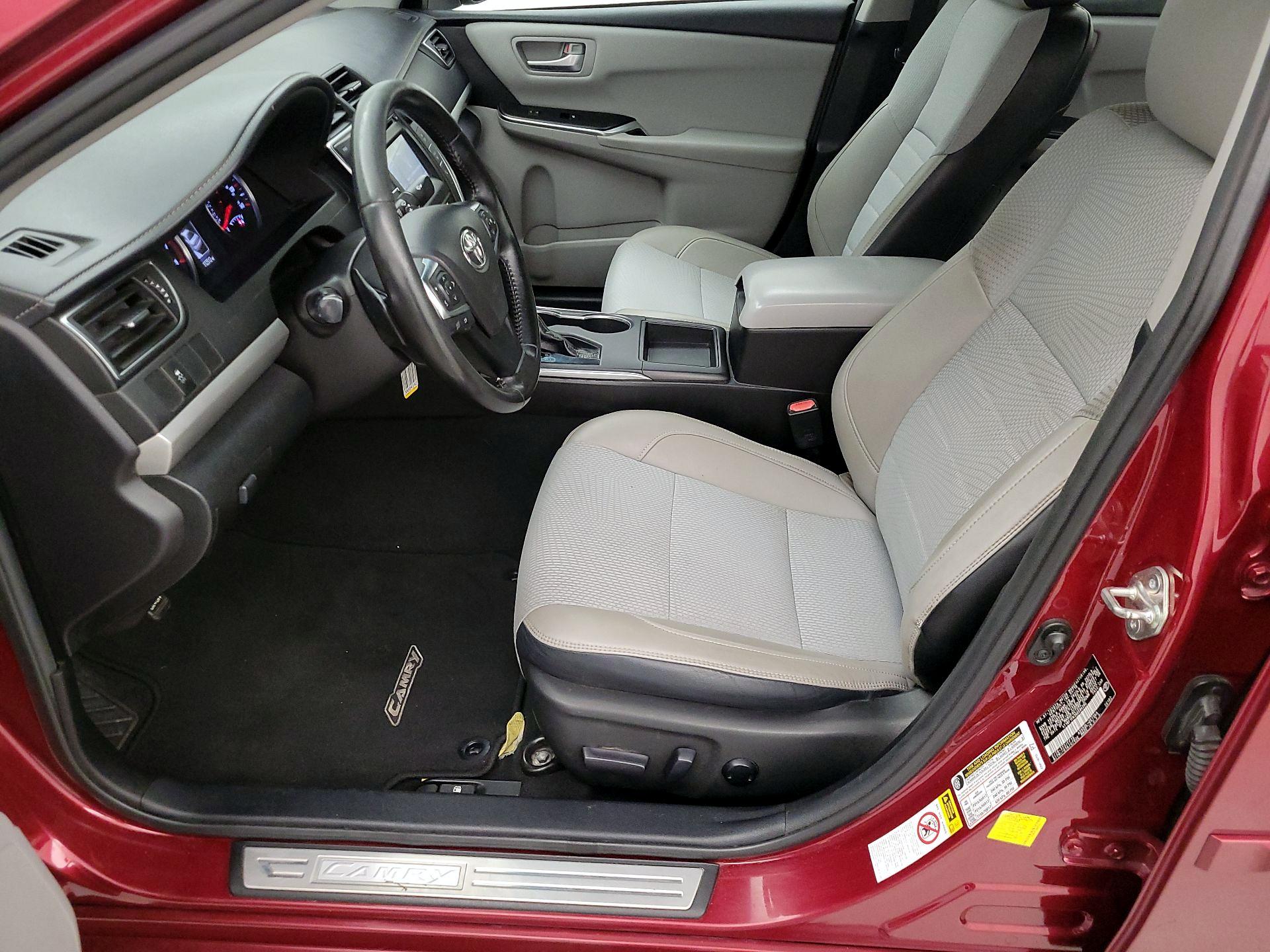 Thumbnail: 2016 Toyota Camry - 11