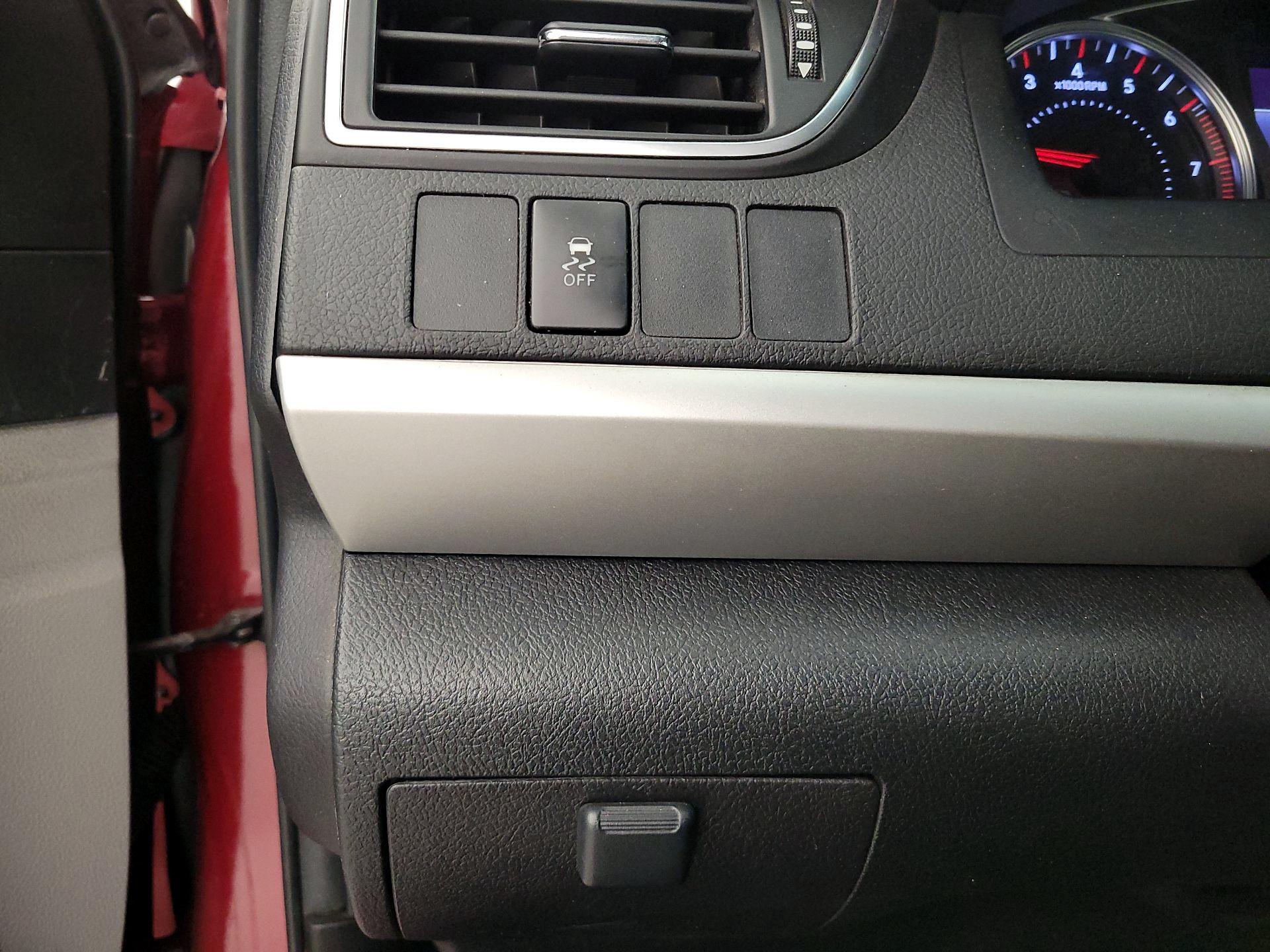 Thumbnail: 2016 Toyota Camry - 13
