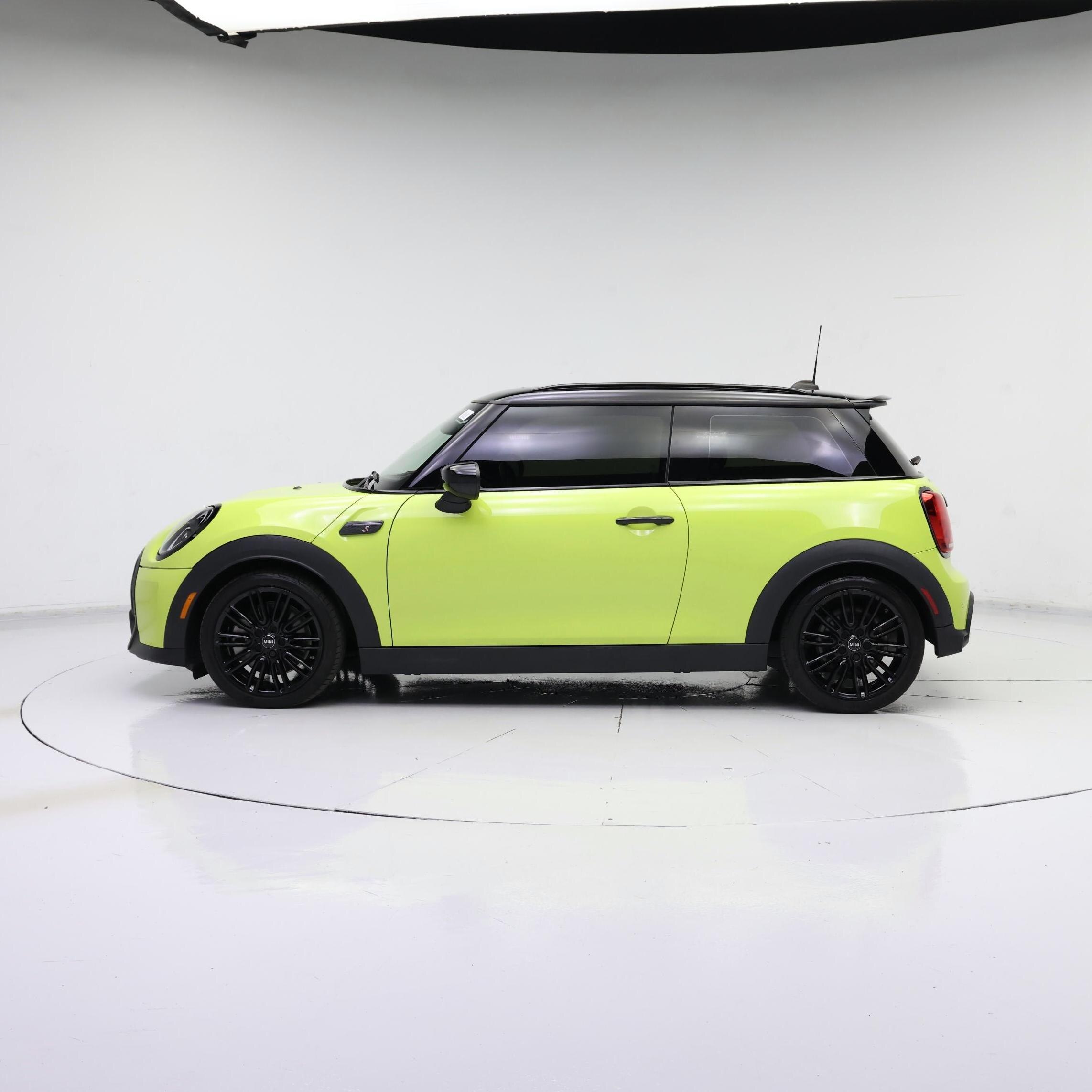 Thumbnail: 2023 MINI Cooper Hardtop - 3