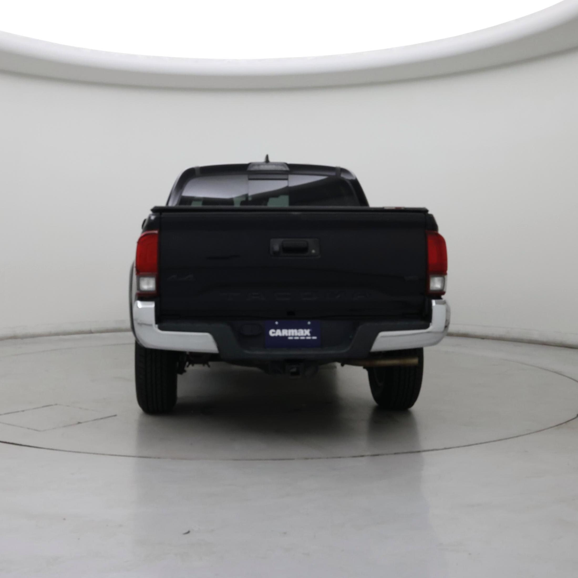 Thumbnail: 2018 Toyota Tacoma - 6