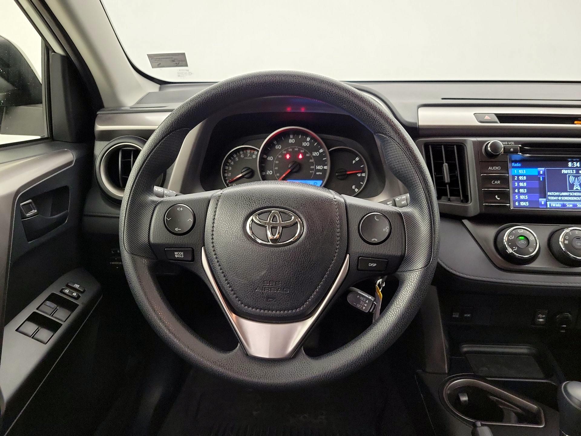 Thumbnail: 2016 Toyota RAV4 - 10