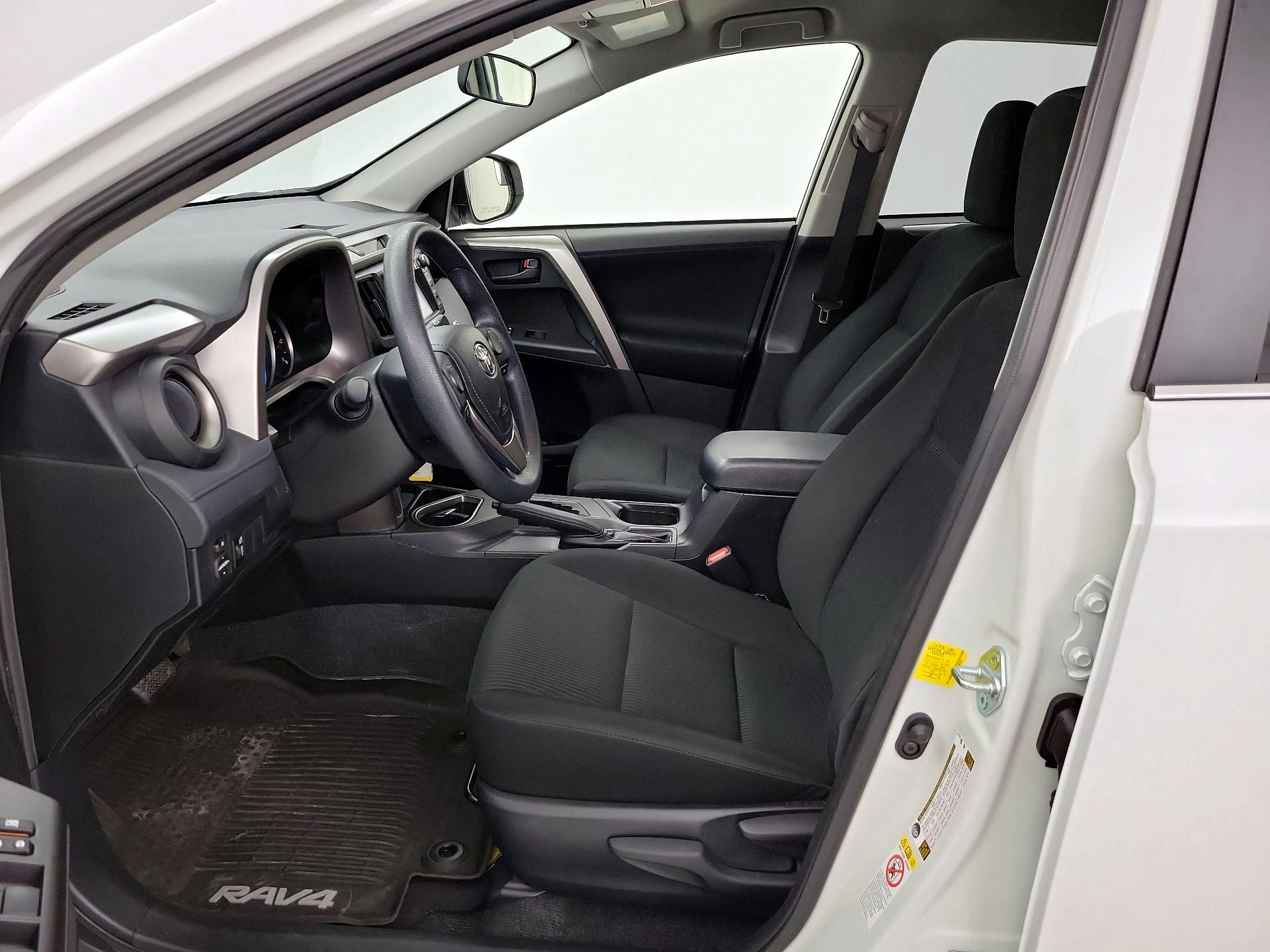 Thumbnail: 2016 Toyota RAV4 - 11