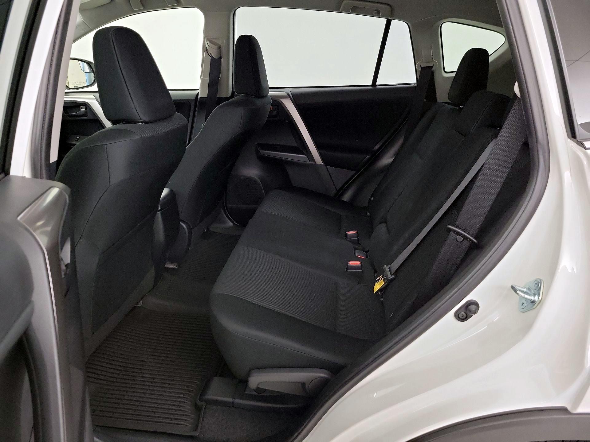 Thumbnail: 2016 Toyota RAV4 - 19