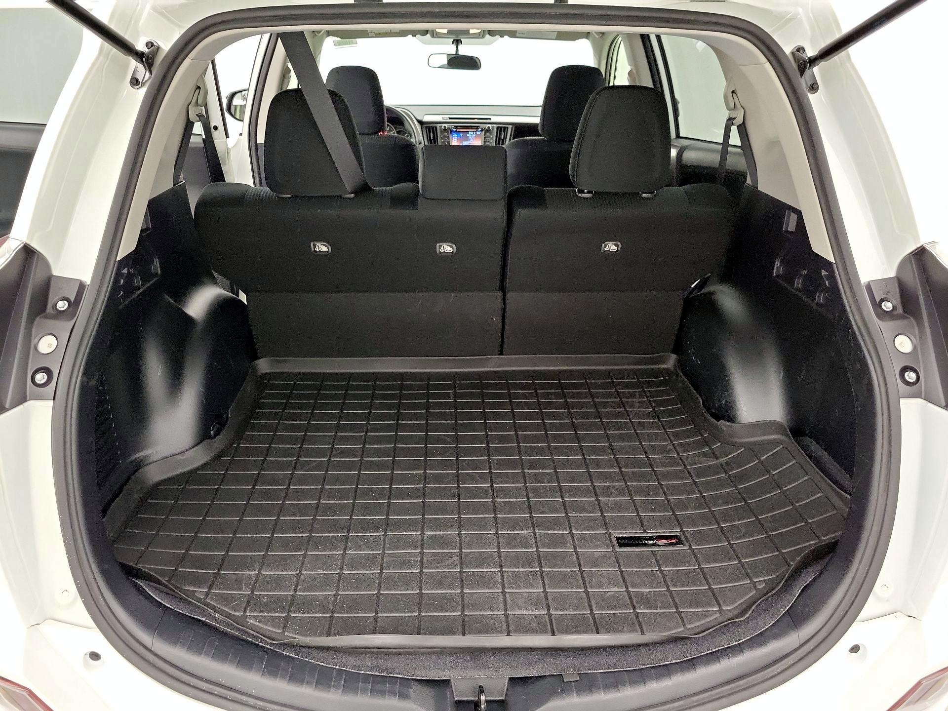 Thumbnail: 2016 Toyota RAV4 - 20