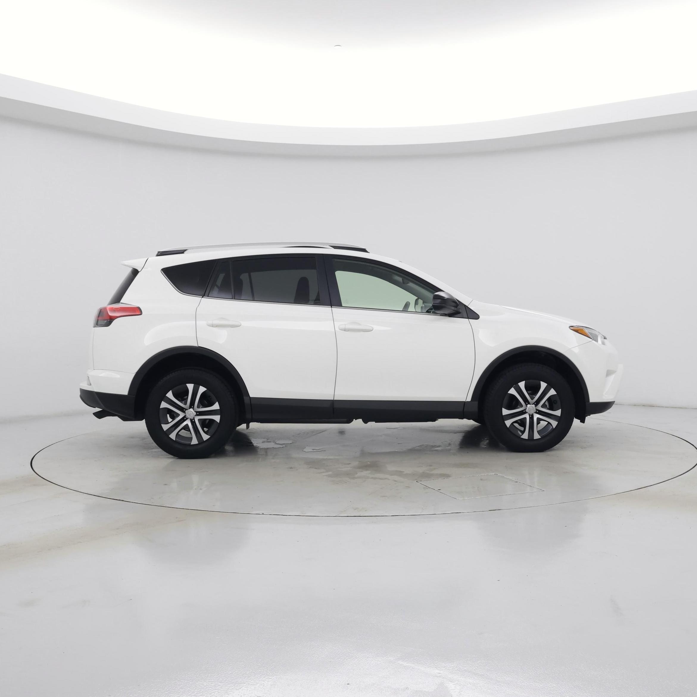 Thumbnail: 2016 Toyota RAV4 - 7
