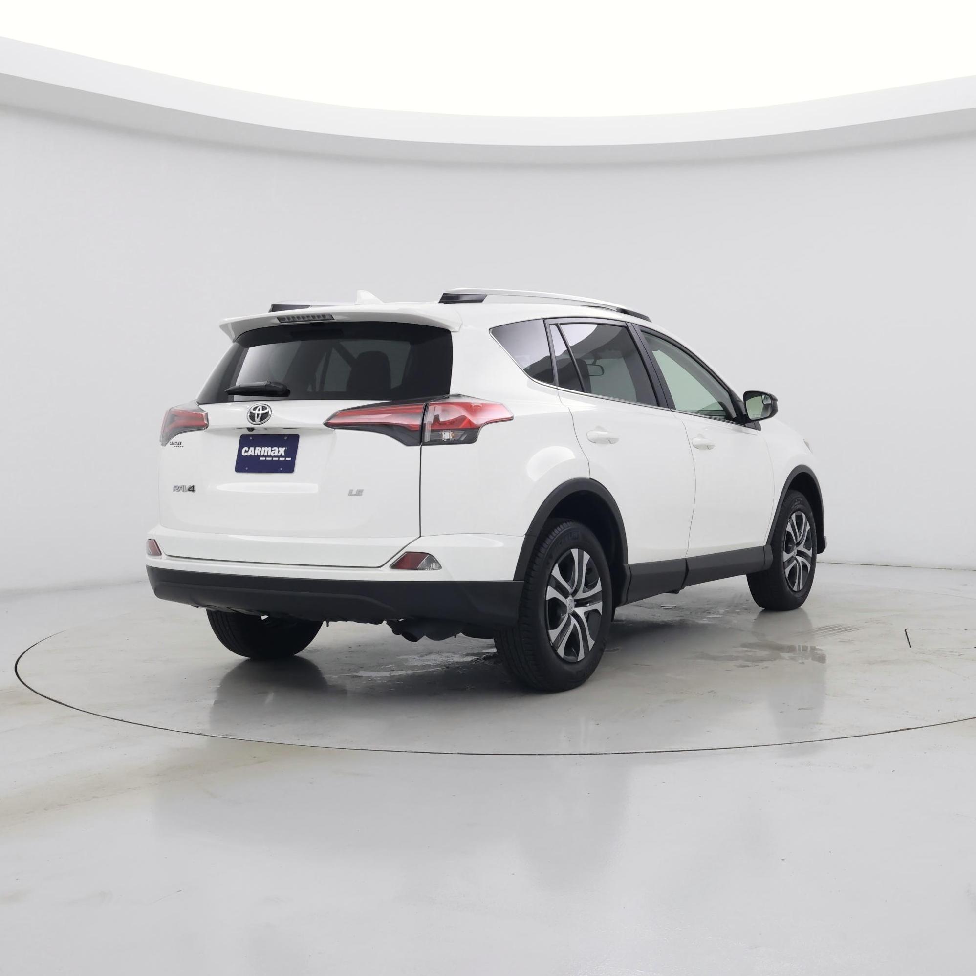 Thumbnail: 2016 Toyota RAV4 - 8