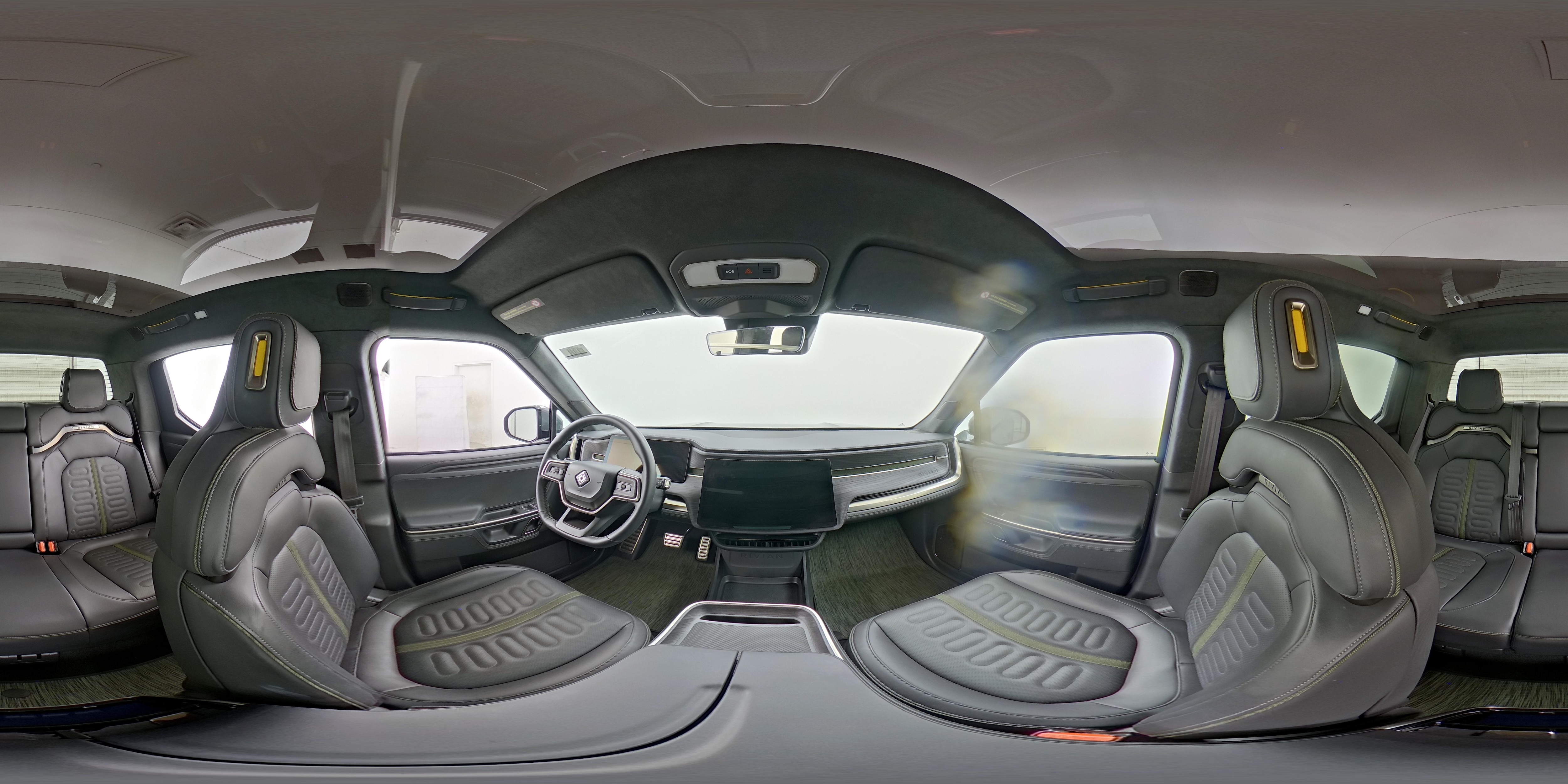 2024 Rivian R1T Adventure - Photo 25