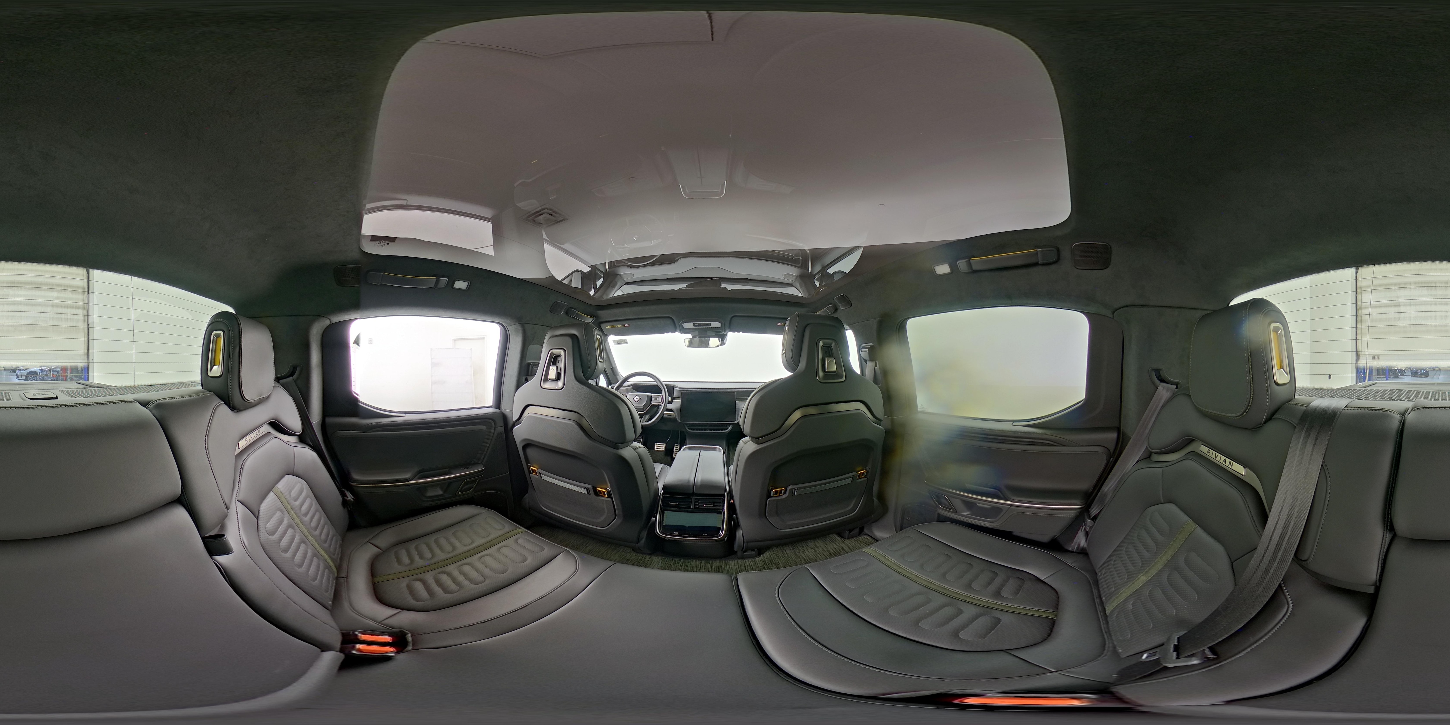 2024 Rivian R1T Adventure - Photo 26